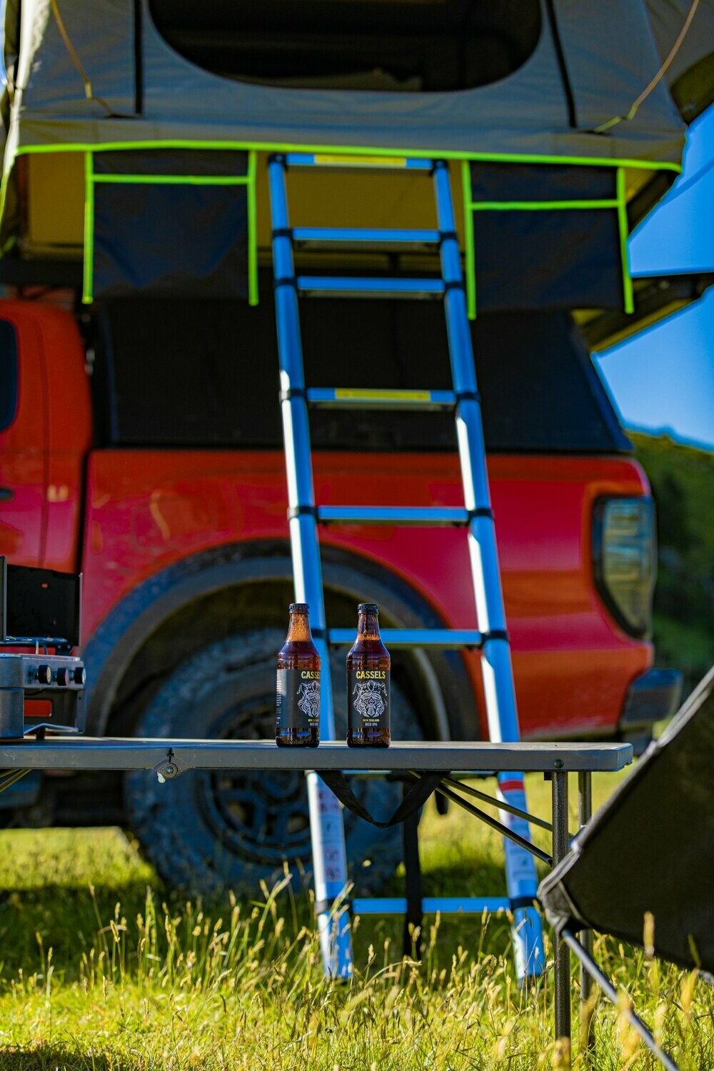 2.6m Telescopic Aluminium Ladder for High Vehicles and 4WD Access