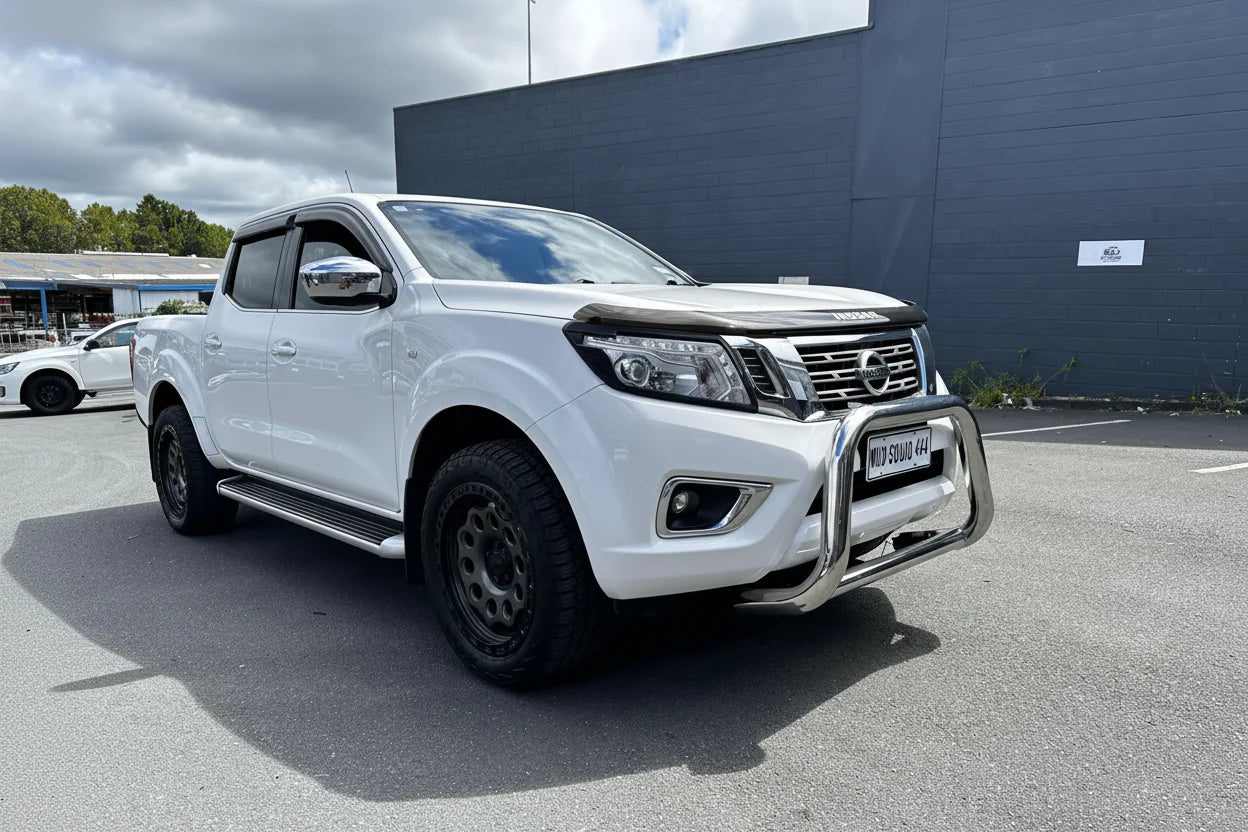 304 Stainless Steel Nudge Bar Nissan Navara NP300 2015-2020 Chrome