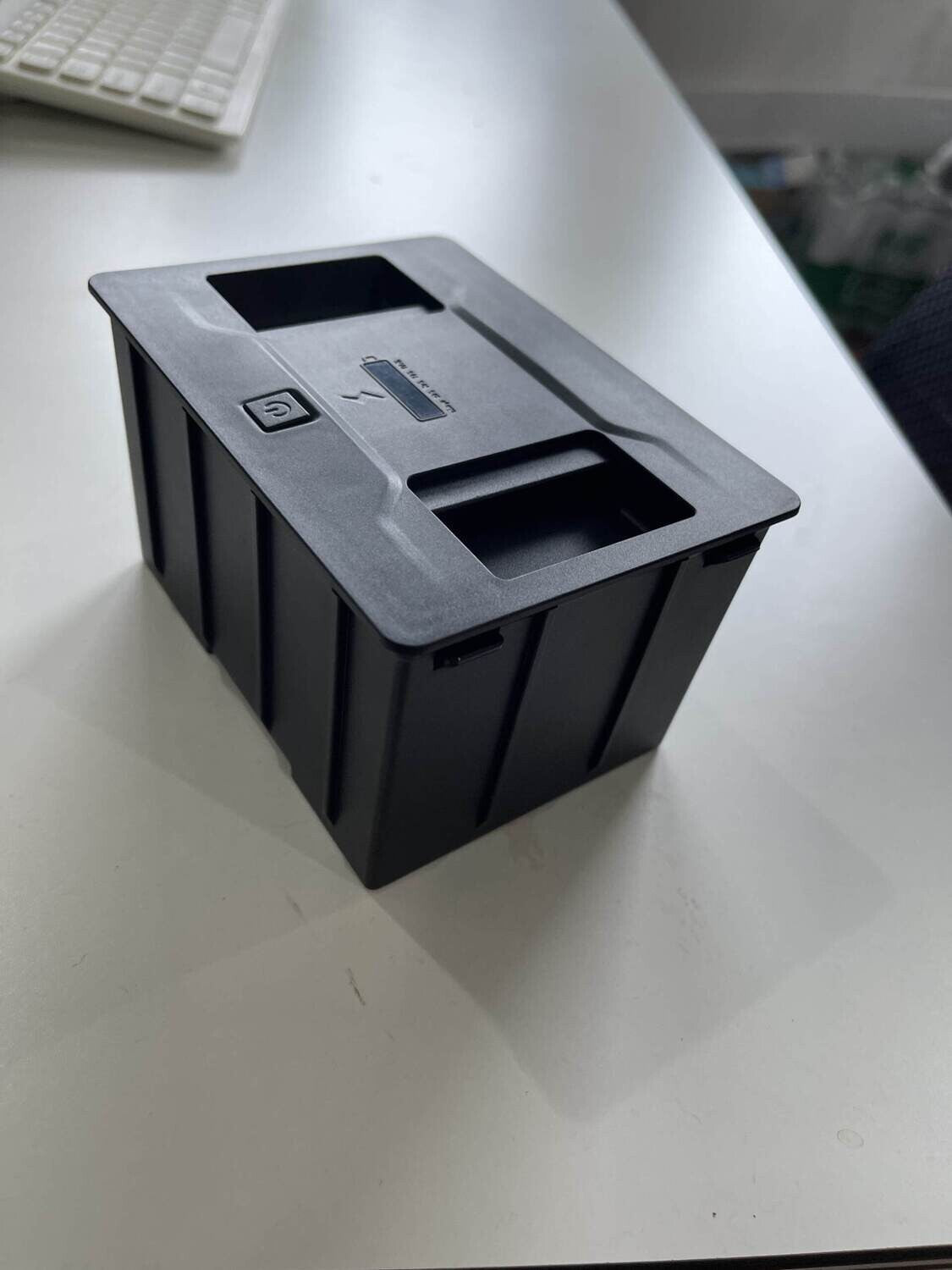 50L dual zone car fridge / freezer Incl battery.