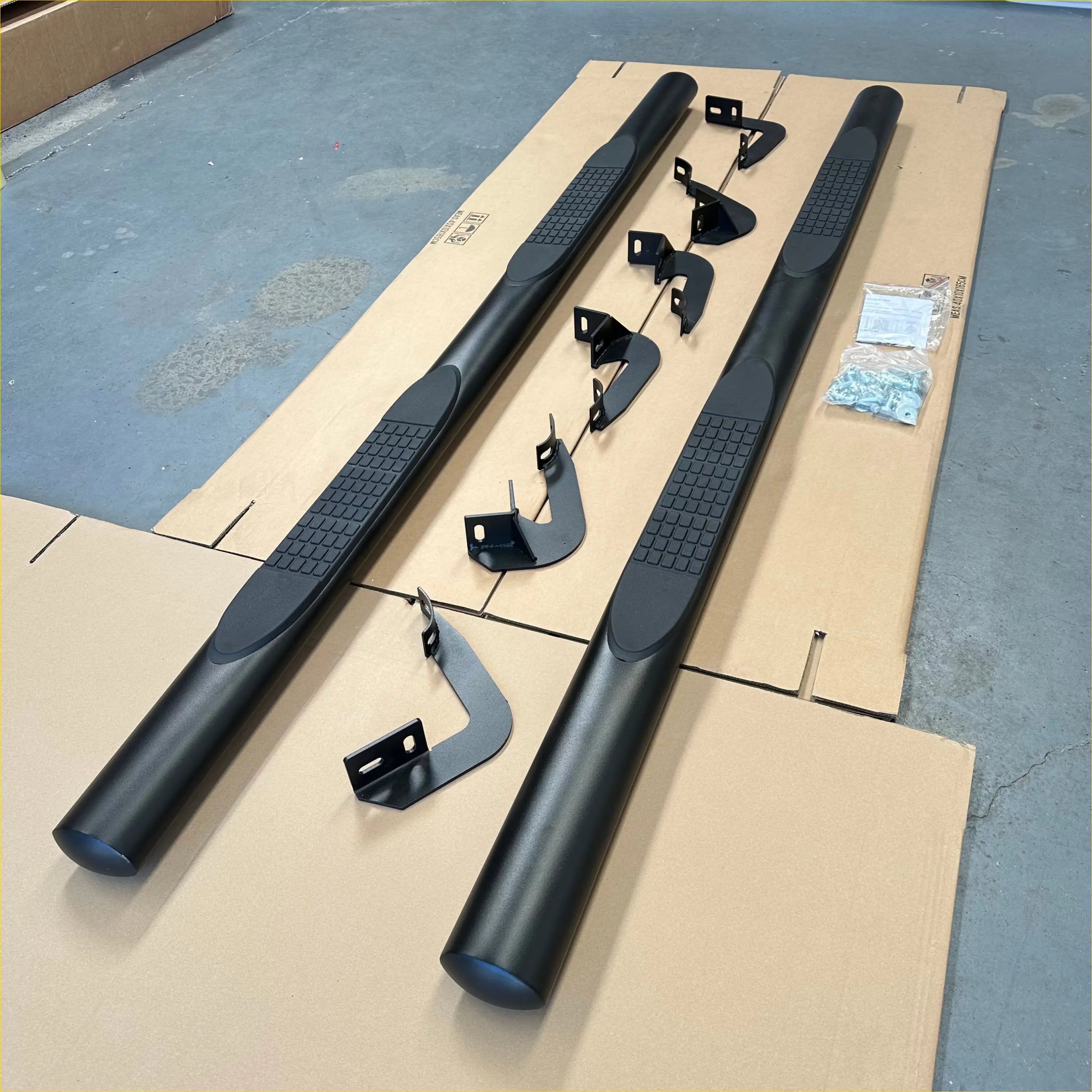 4‑inch Oval Tube Running Board Black Stainless Steel Hilux