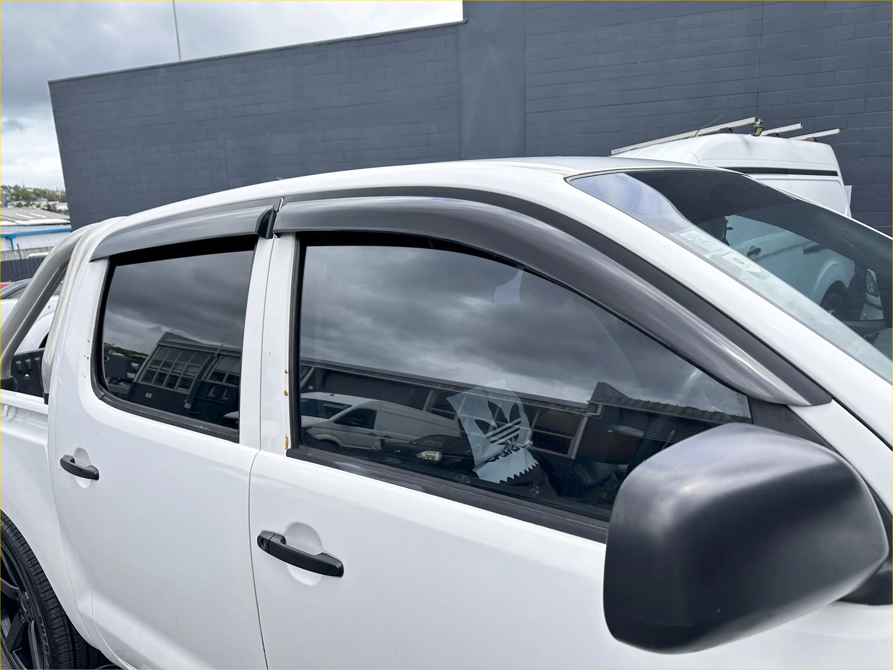 Bonnet Guard Matte Black and Monsoon Toyota Hilux 2005-2012 - Door Visor &