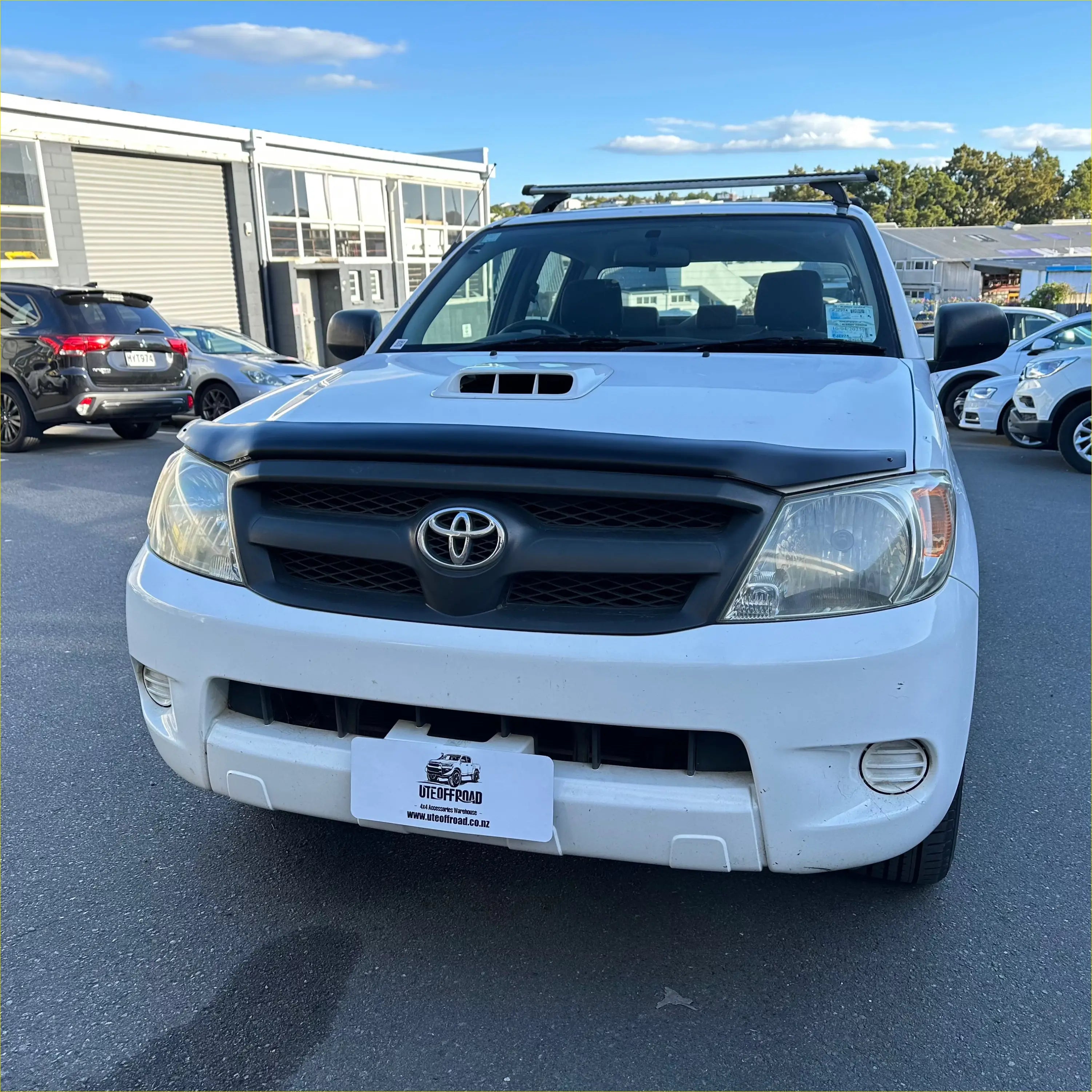 Bonnet Guard Protector Stone Toyota Hilux 2005-2012 Matte Black