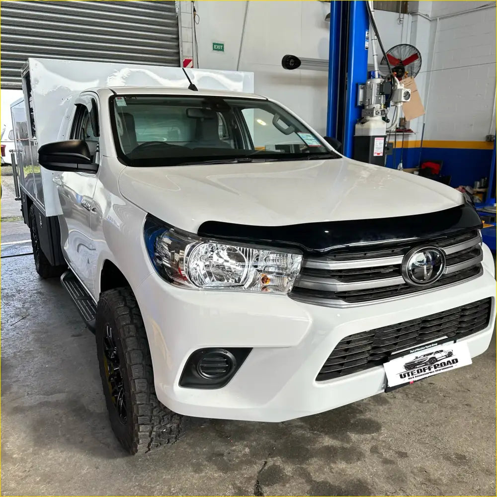 Bonnet Guard Protector Stone Toyota Hilux 2021+