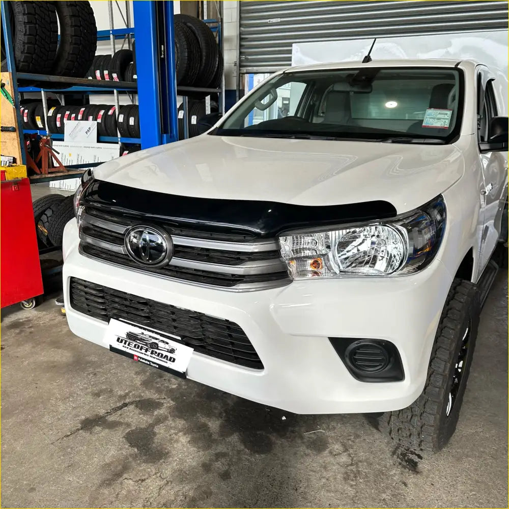 Bonnet Guard Protector Stone Toyota Hilux 2021+