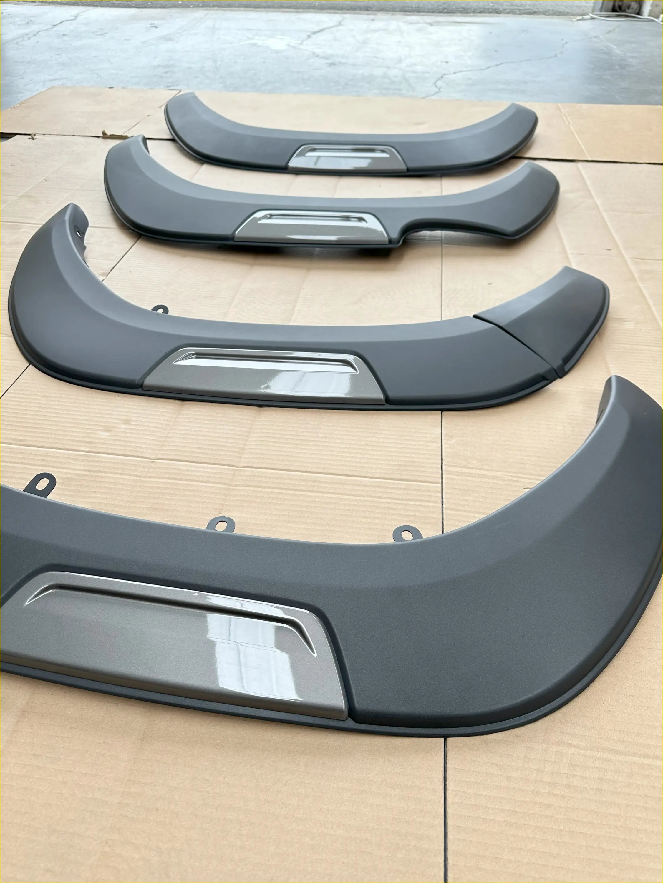 Fender Flare Toyota Hilux 2021-2024 SR/SR5 OEM Style with Grey layer