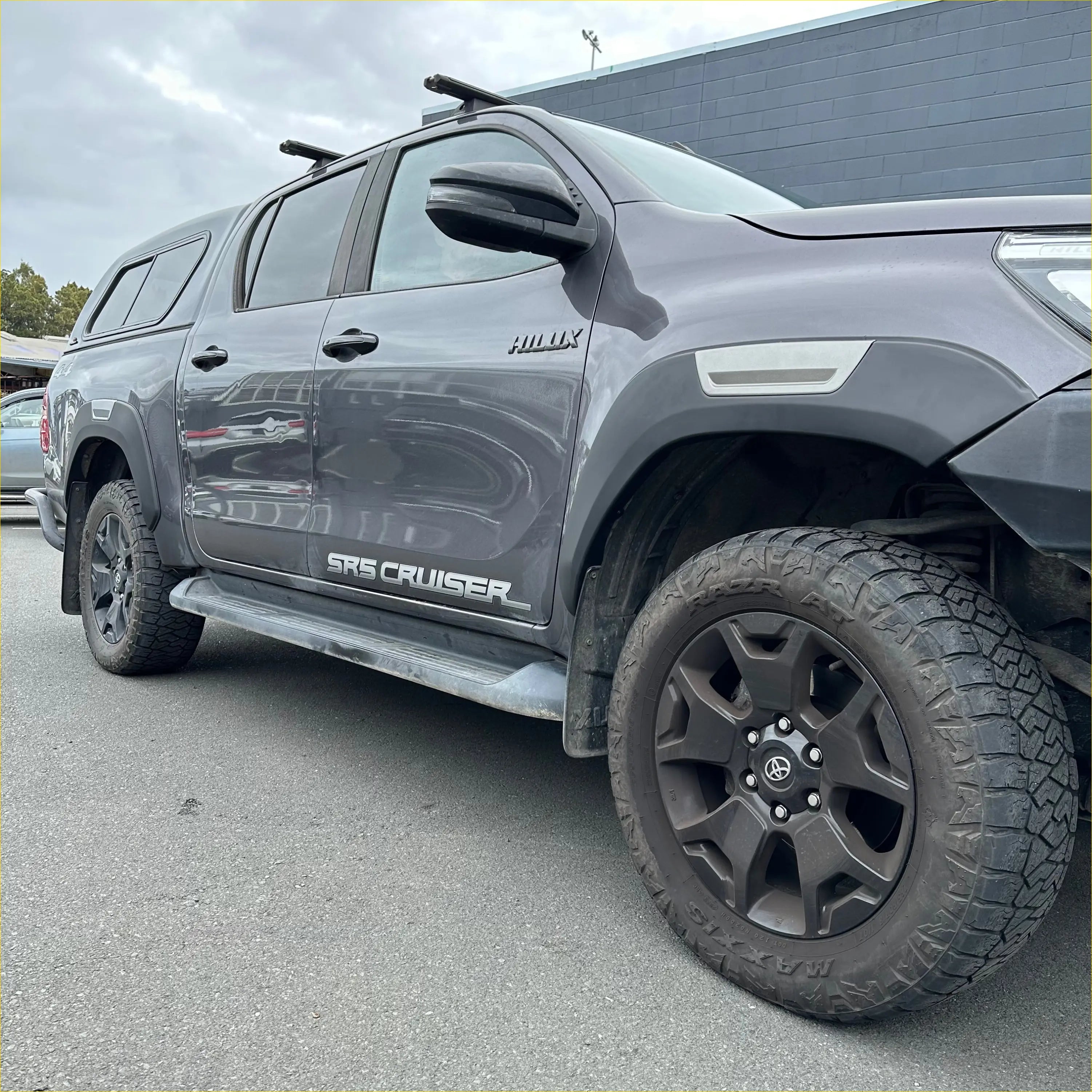 Fender Flare Toyota Hilux 2021-2024 SR/SR5 OEM Style with Grey layer