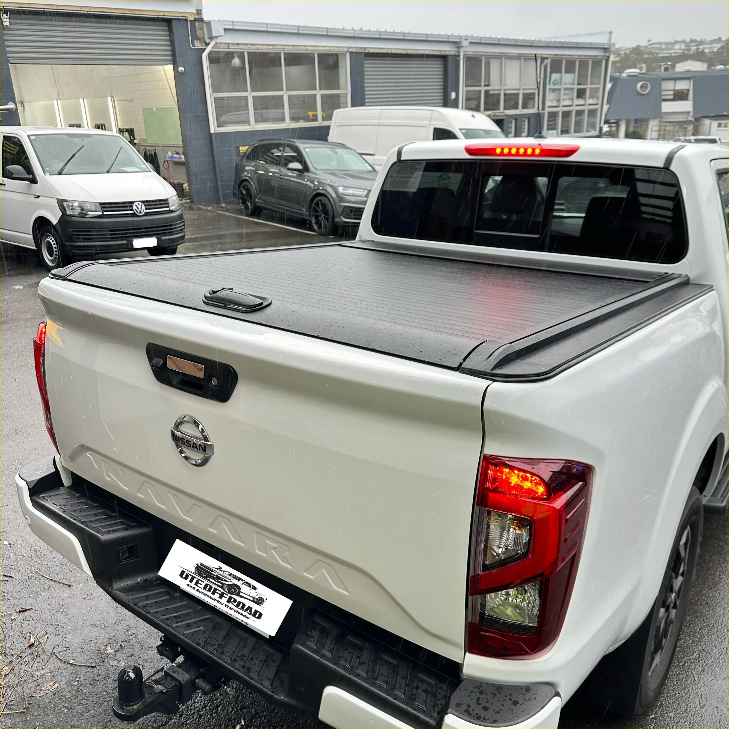 Manual Roller Shutter/Tonneau Cover for Nissan Navara NP300