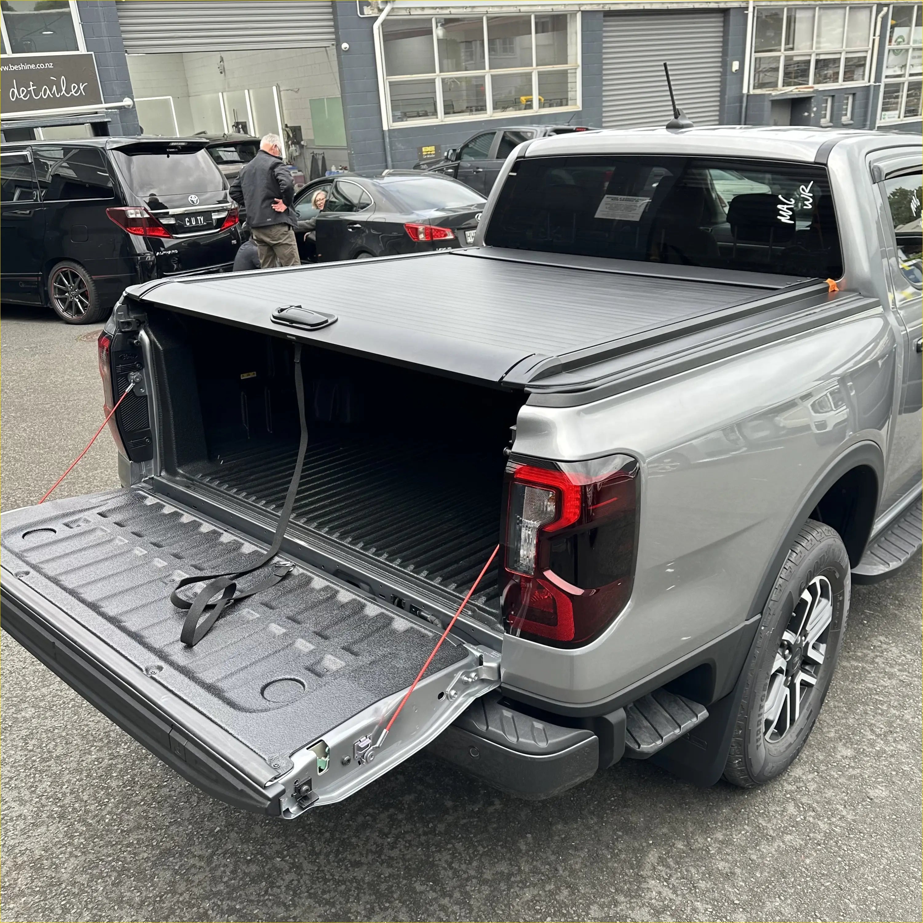 Manual Roller Shutter/Tonneau Cover for Volkswagen Amarok 2023+