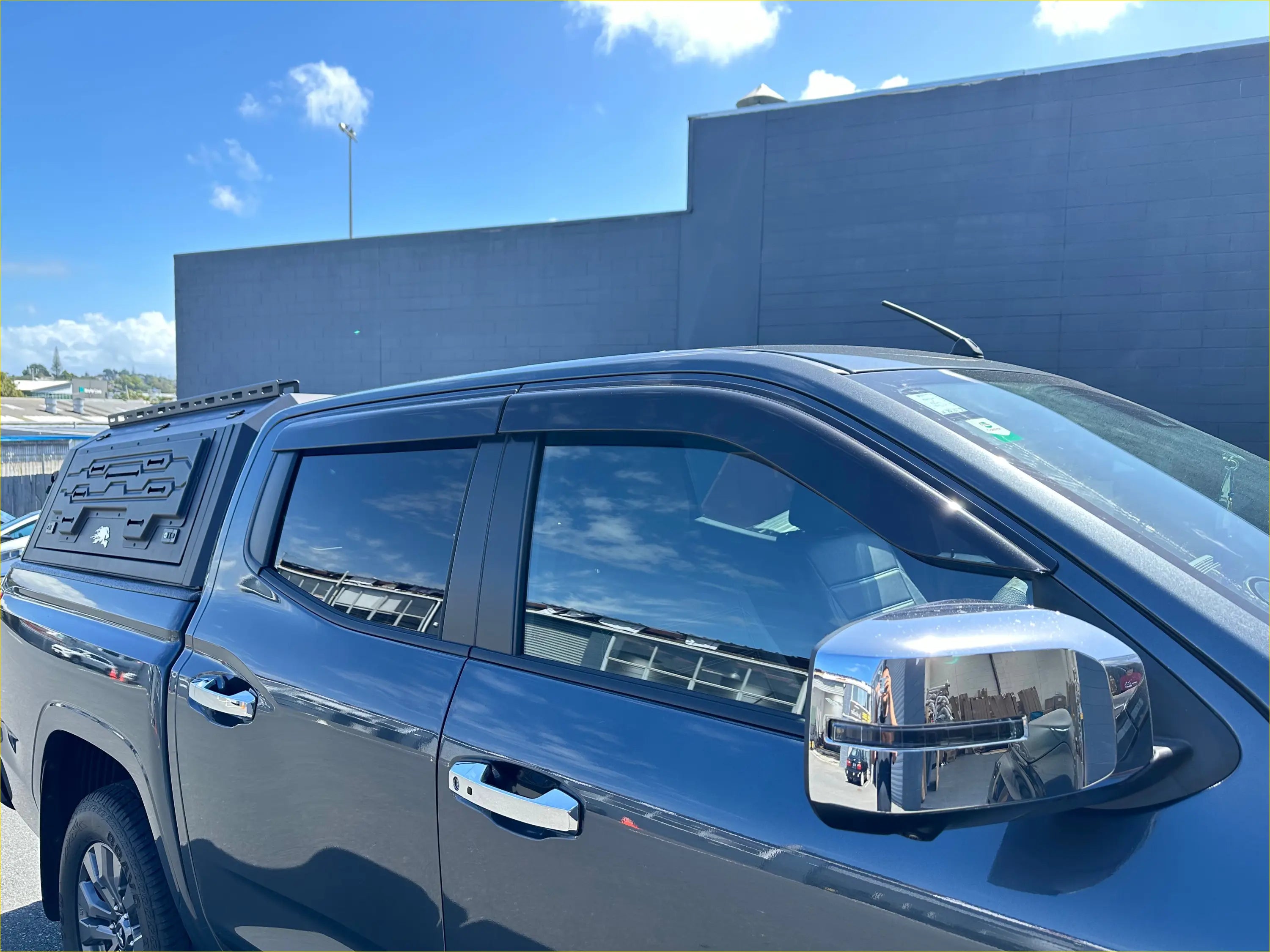 Monsoon and Bonnet Guard Aftermarket Style Mitsubishi Triton 2024+ - Door Visor &