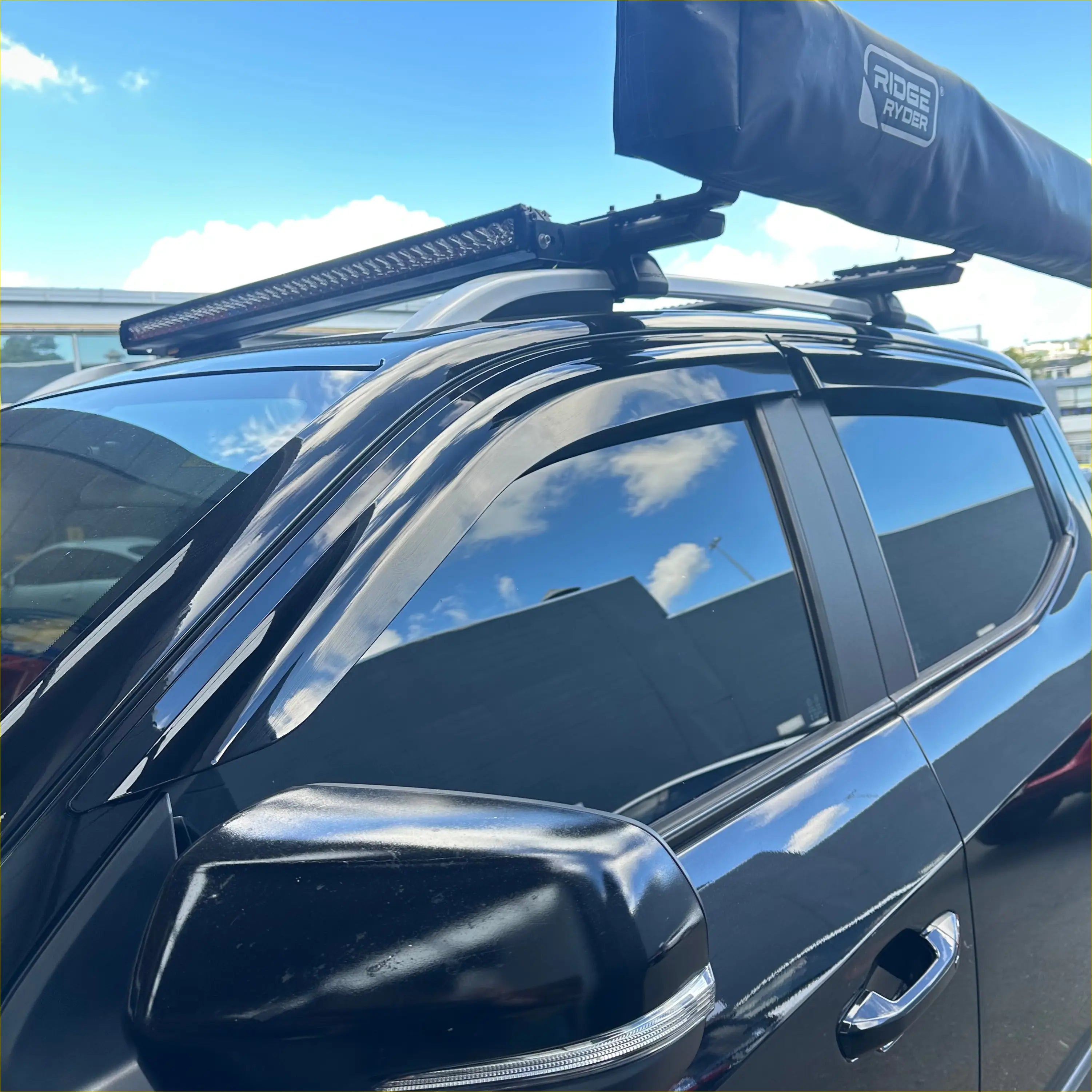 Monsoon and Bonnet Guard LDV T90 2022+ - Door Visor &