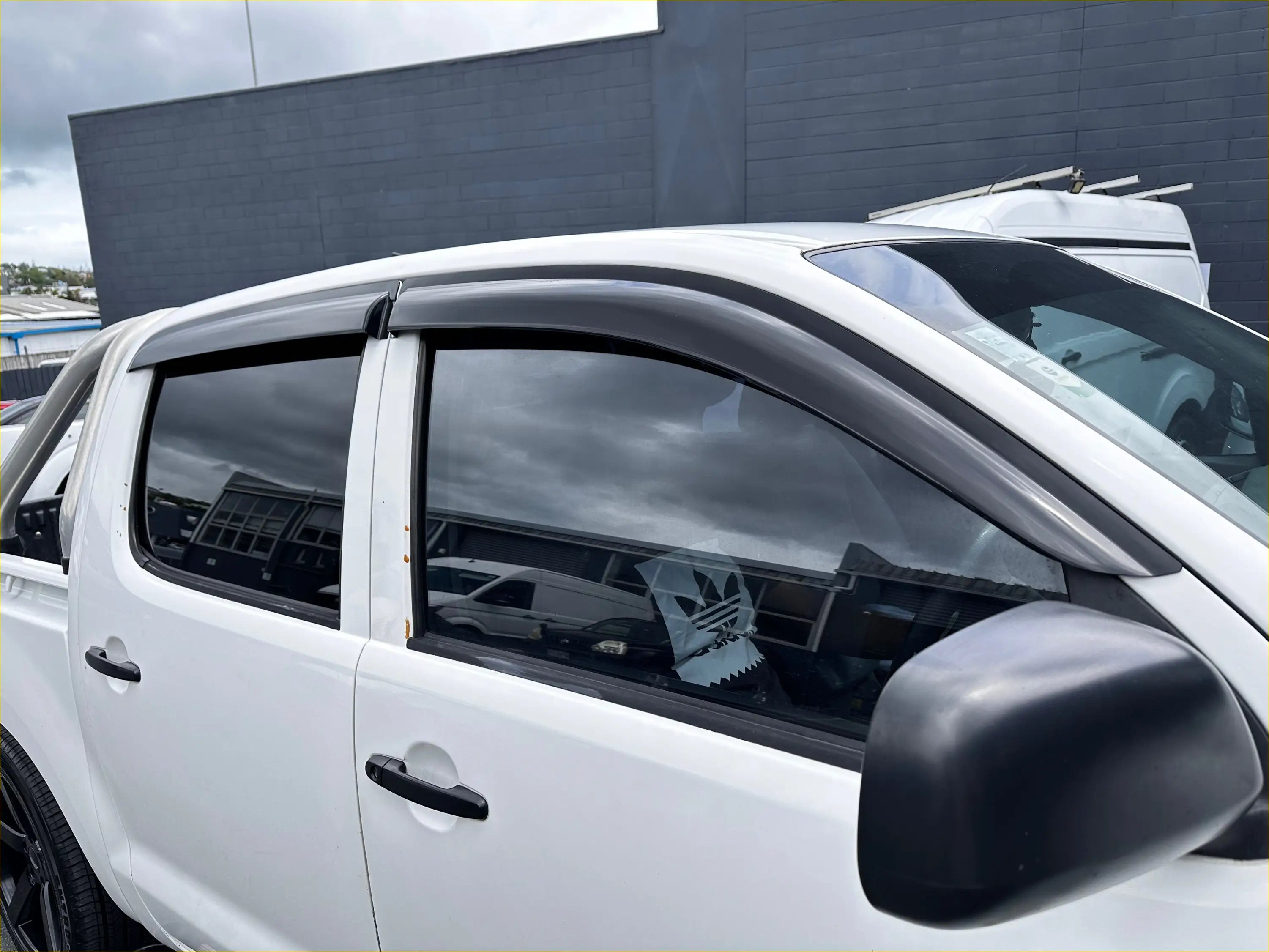 Monsoon and Bonnet Guard Toyota Hilux 2005-2012 - Door Visor &