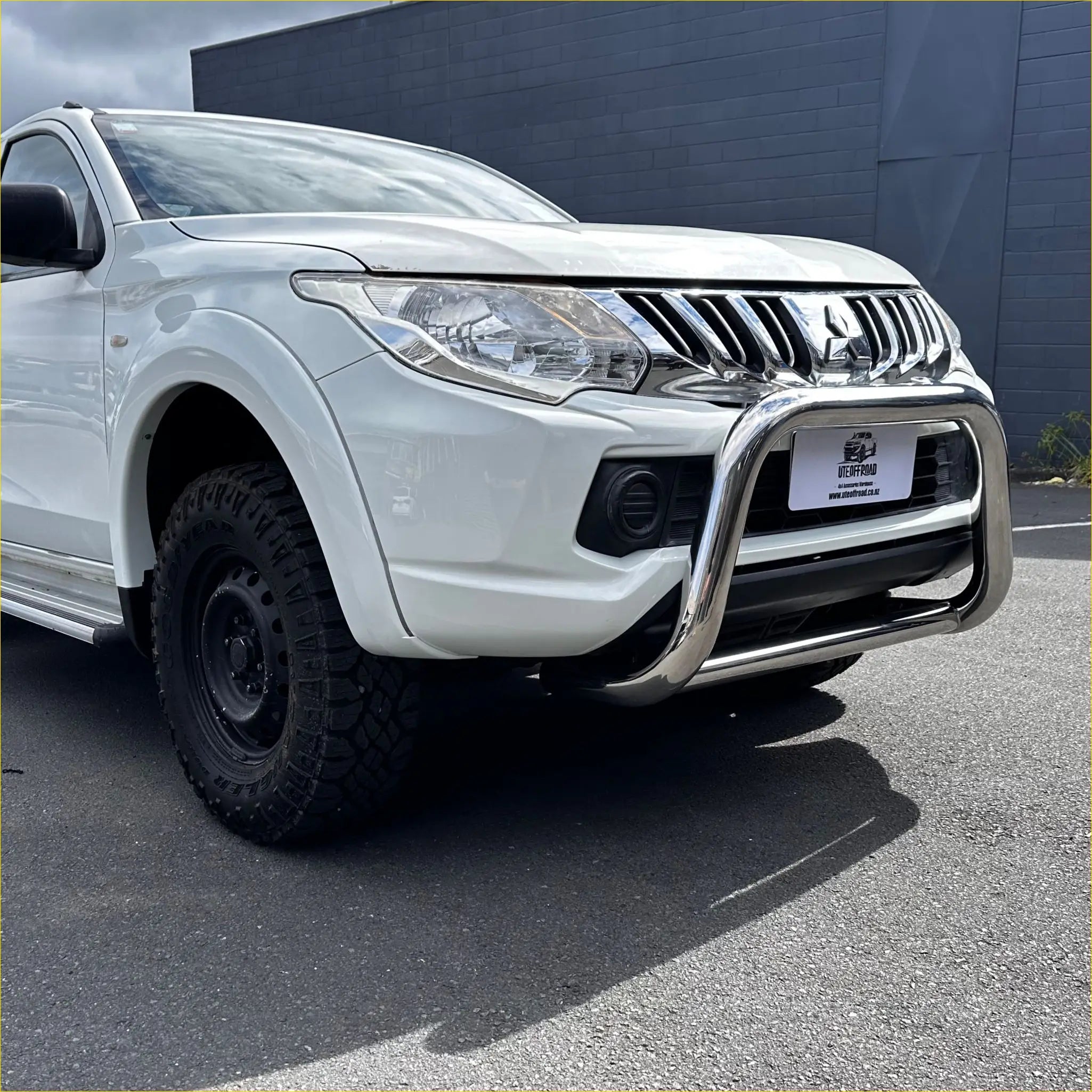 Nudge Bar (Compatible Front Sensors) Mitsubishi Triton 2005-2015