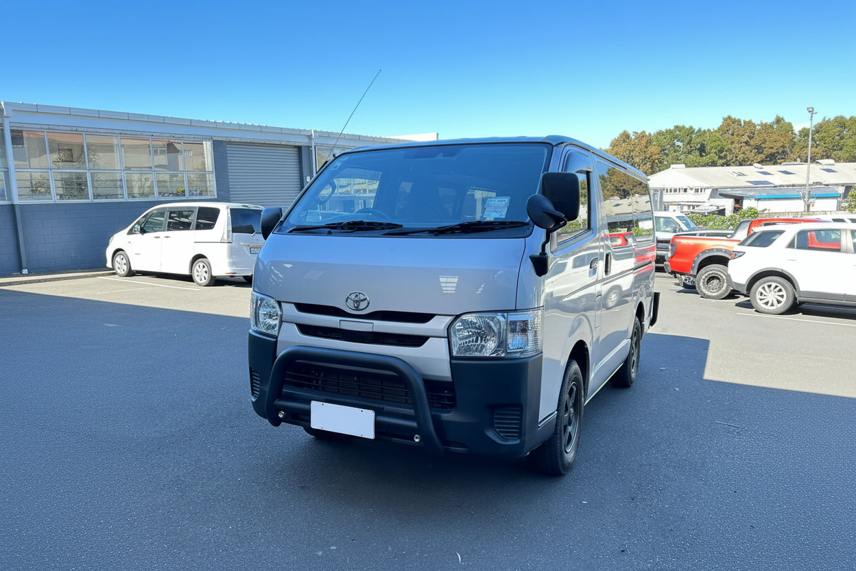 Nudge Bar Toyota Hiace Narrow Body 2005-2019 Matte Black