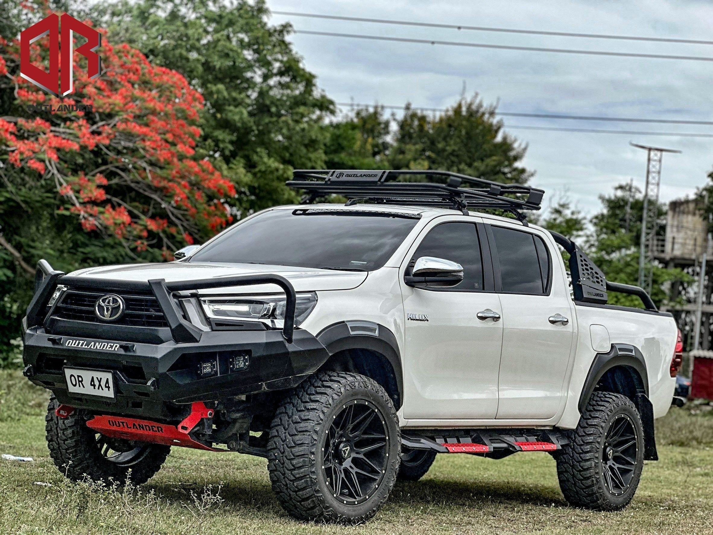 Outlander4x4 Thunder Toyota Hilux 2011-2015 Bull Bar | Loop