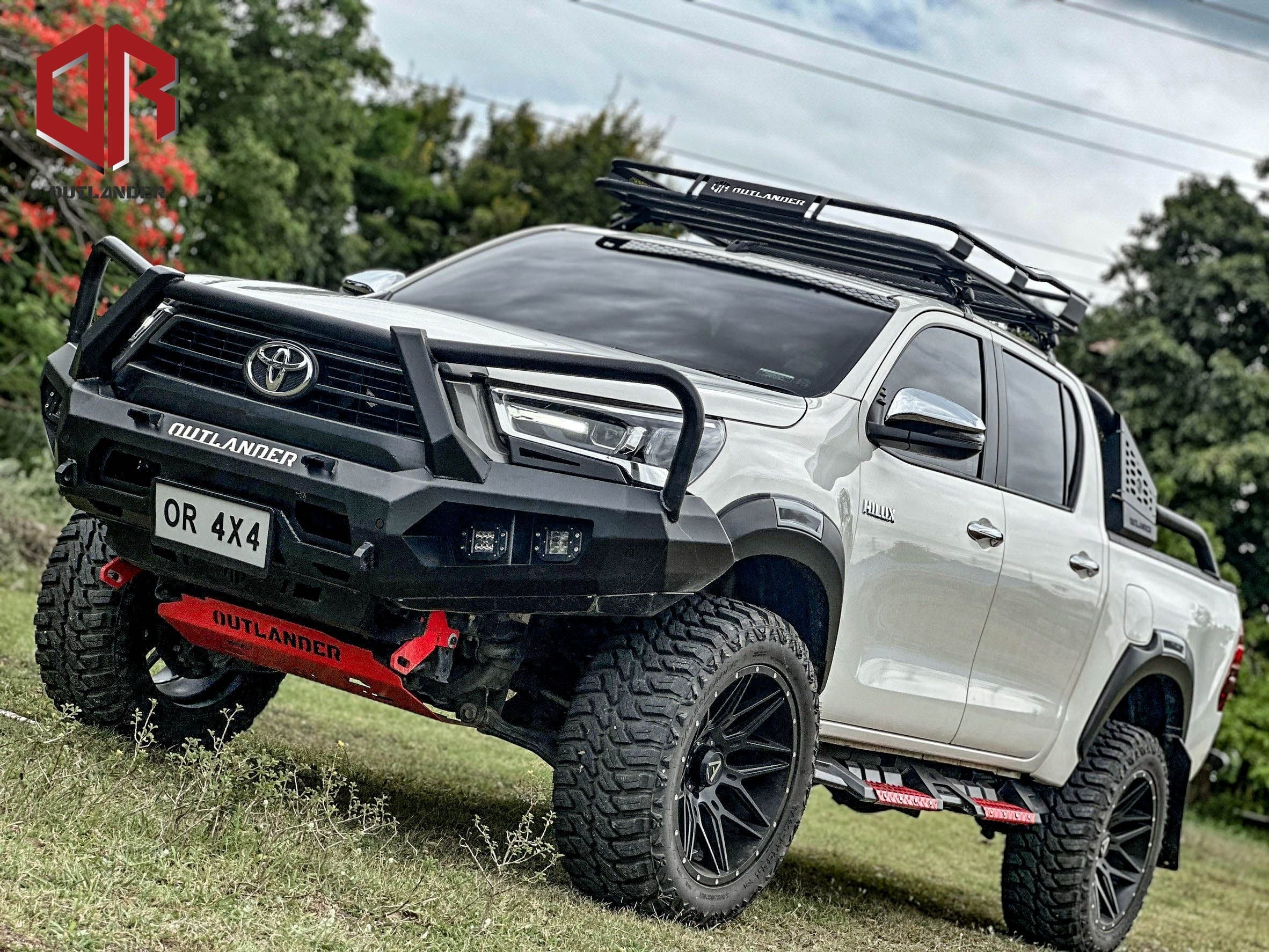 Outlander4x4 Thunder Toyota Hilux 2011-2015 Bull Bar | Loop