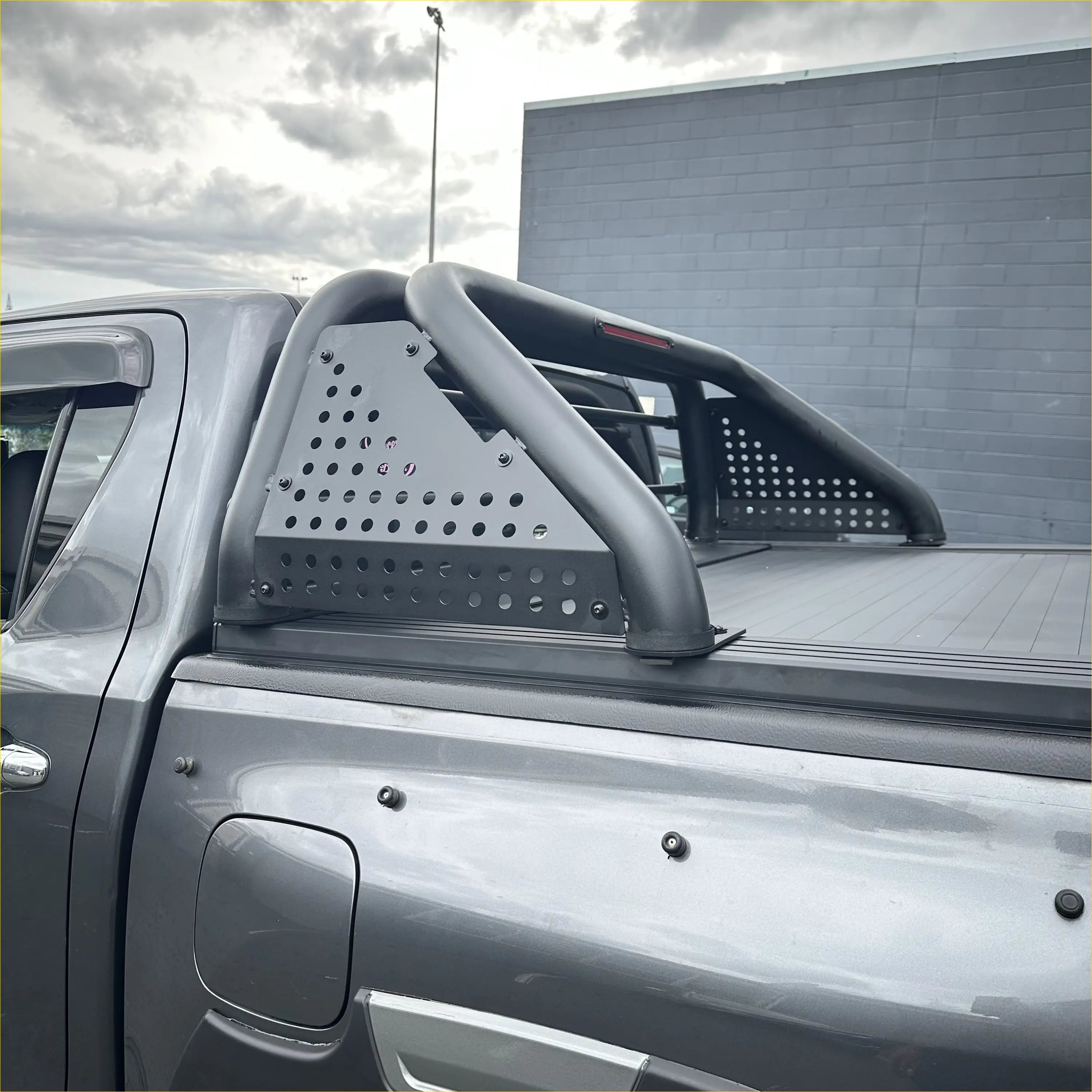 Roll Bar T10 and Manual Roller Shutter for Ford Ranger 2022+ Free