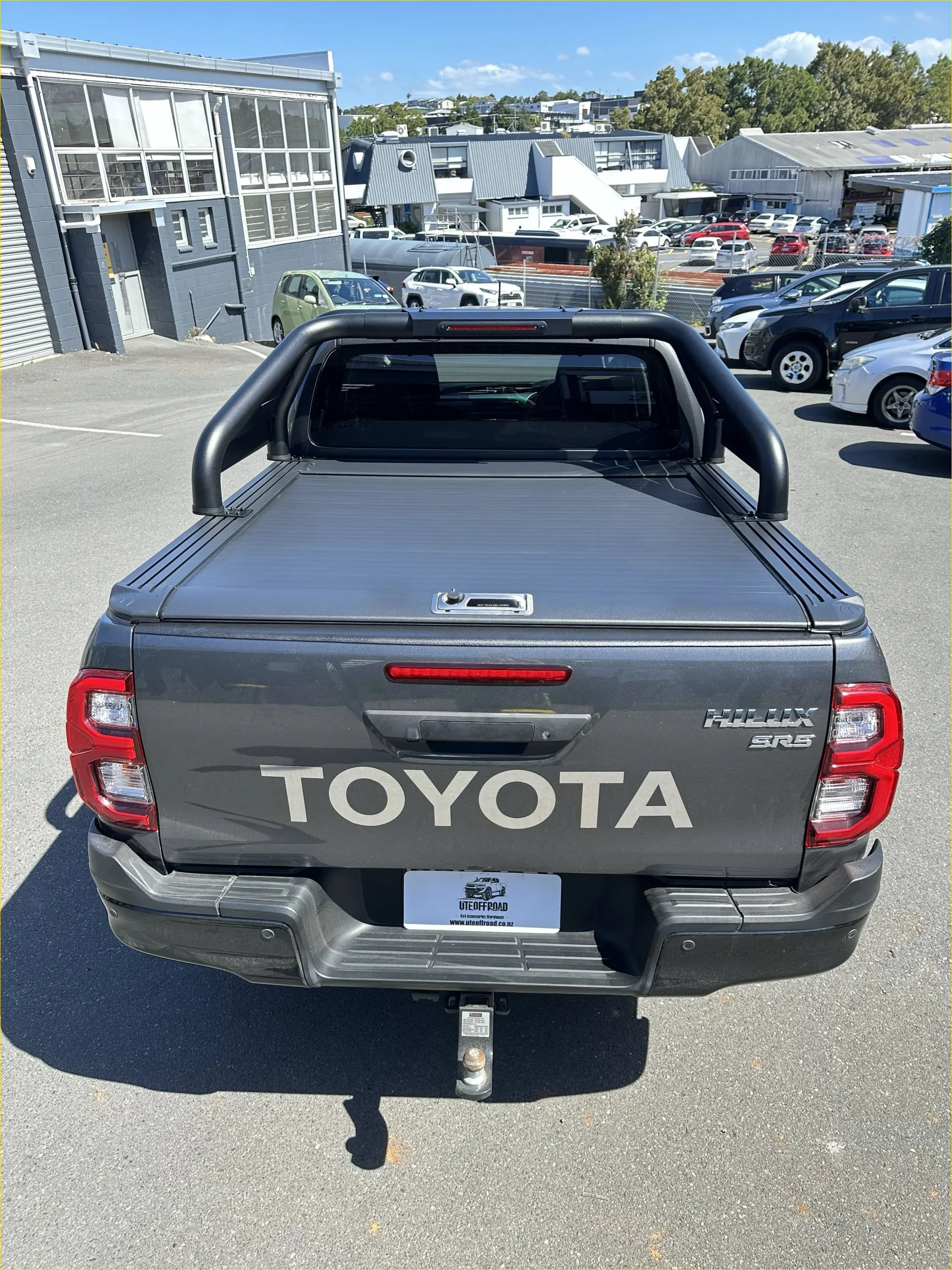 Roll Bar T20 and Manual Roller Shutter for Toyota Hilux 2015-2025