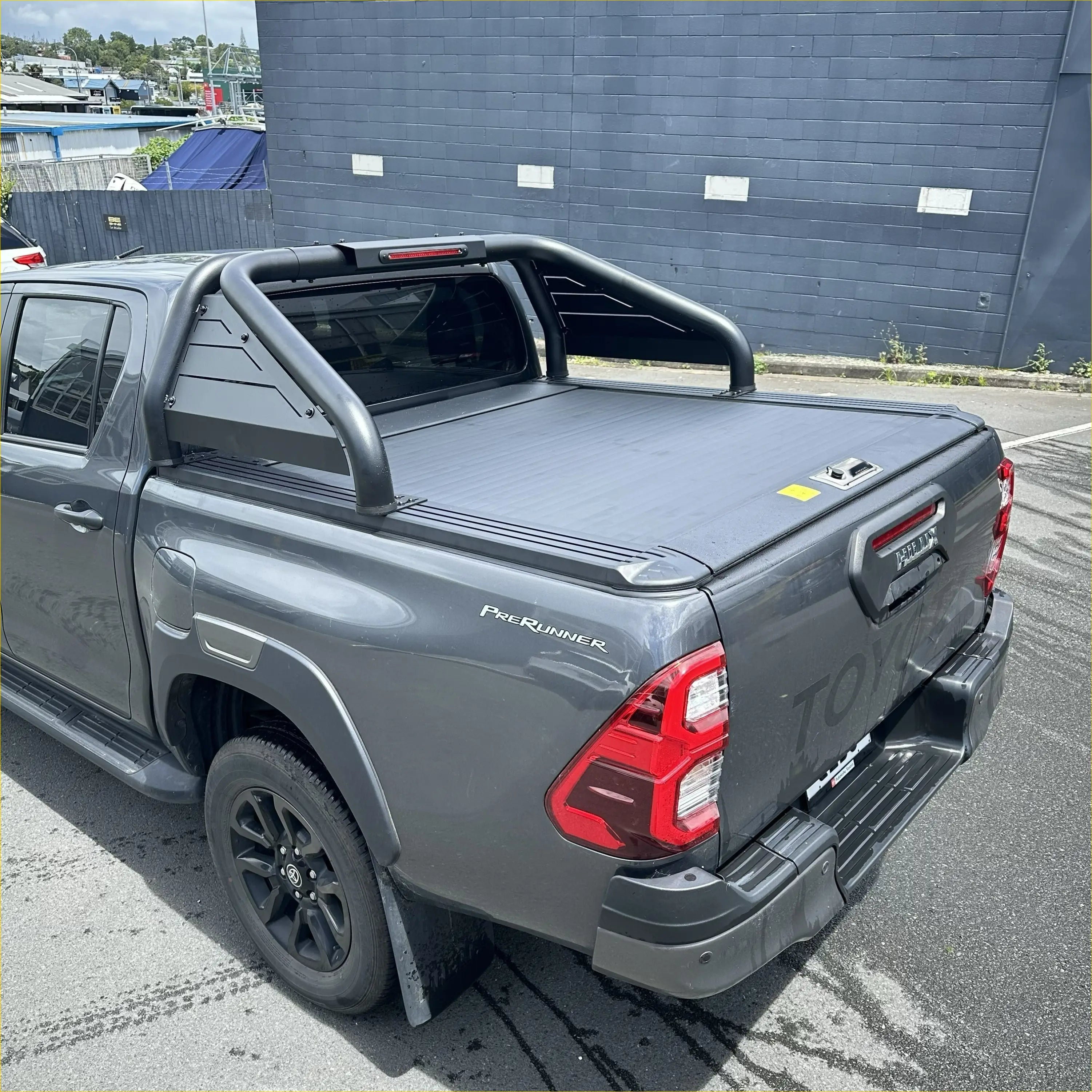 Roll Bar T20 and Manual Roller Shutter for Toyota Hilux 2015-2025