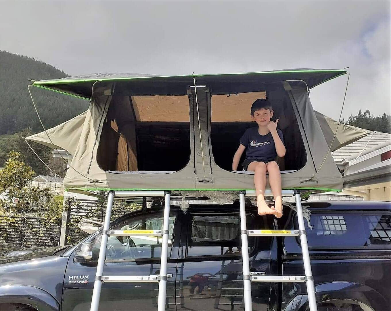 Roof Top Tent (Gen4) SRT01S-200 Two Ladders