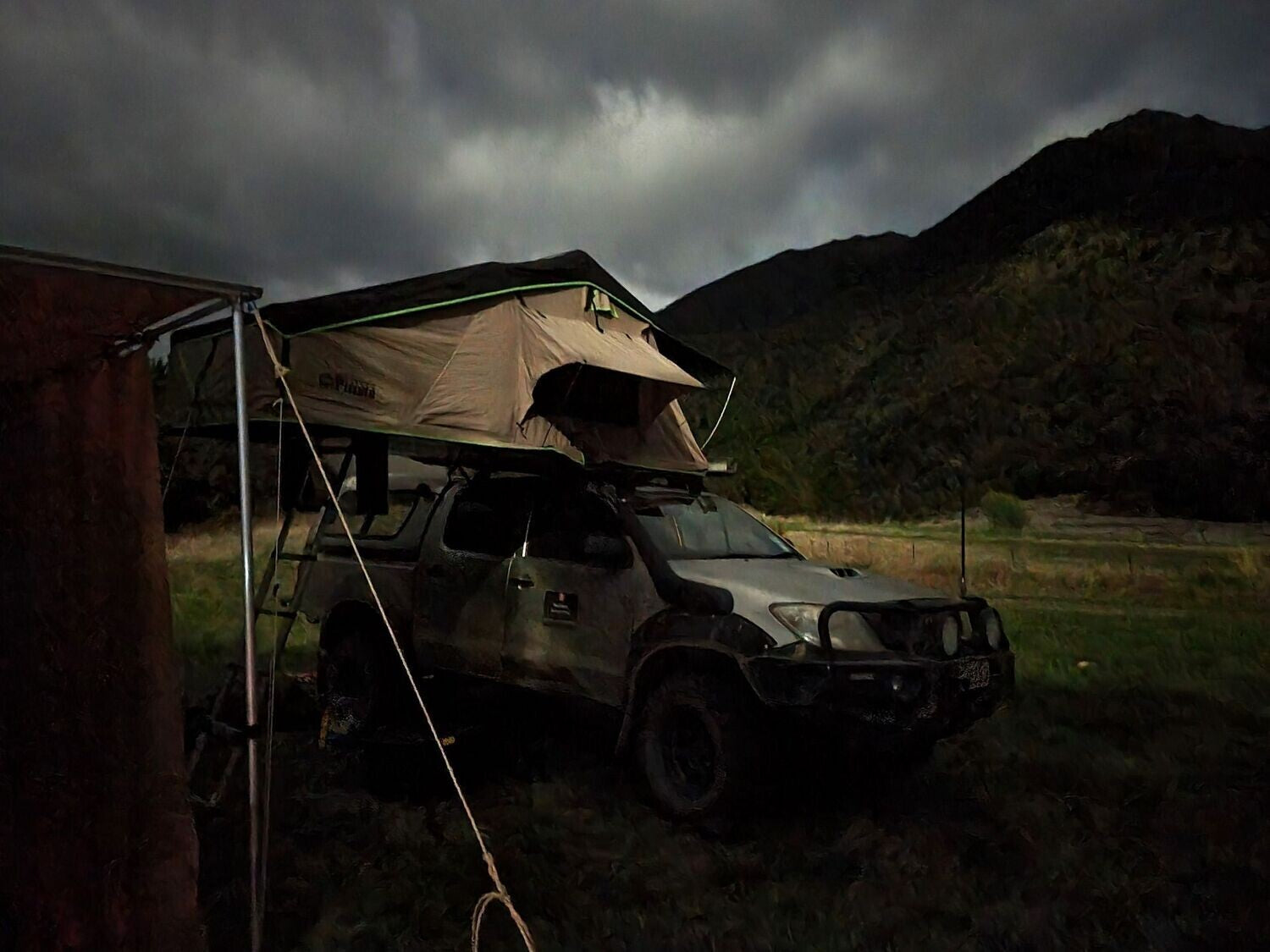 Roof Top Tent SRT01E-140 | Perfect Pitched Rooftop Tents