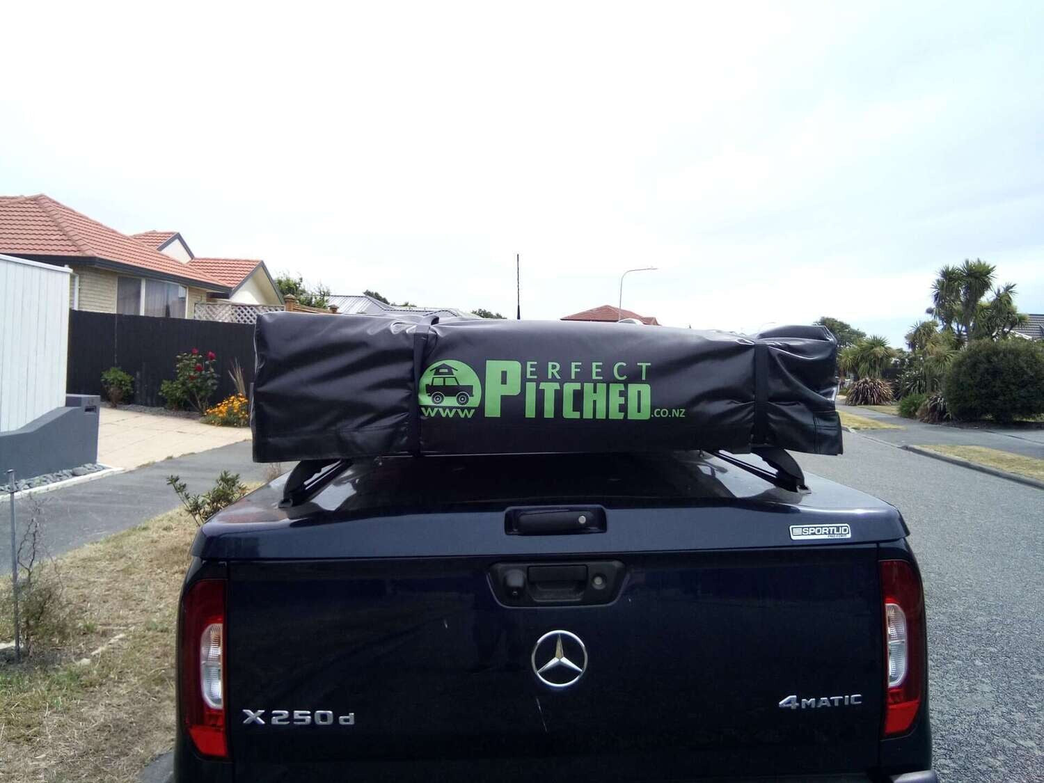 Roof Top Tent SRT01E-140 | Perfect Pitched Rooftop Tents