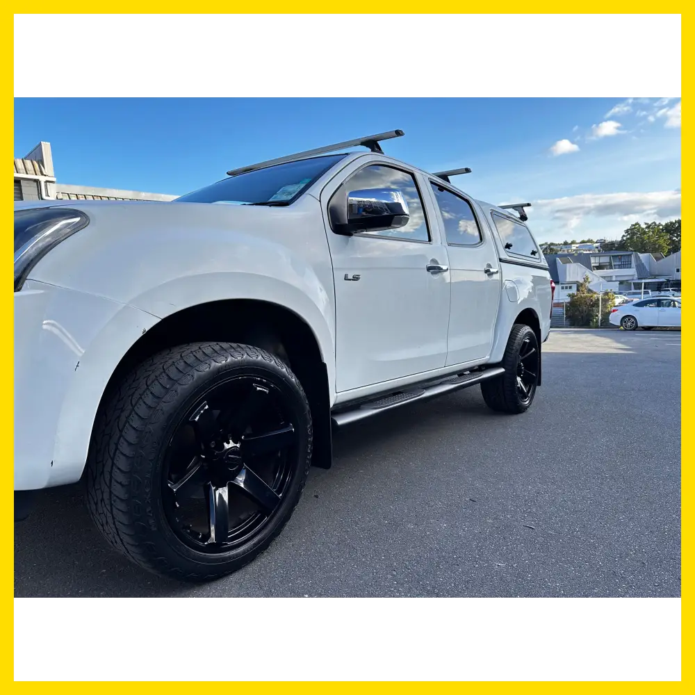 Running Board 4 inch Oval Tube Black Stainless Steel D-Max 2012-2020