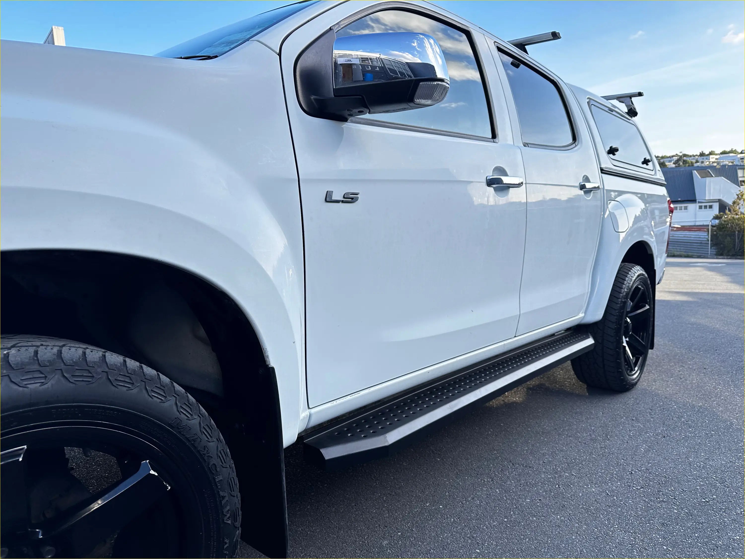 Side Step Running Board Black Steel Isuzu D-Max 2021-Current