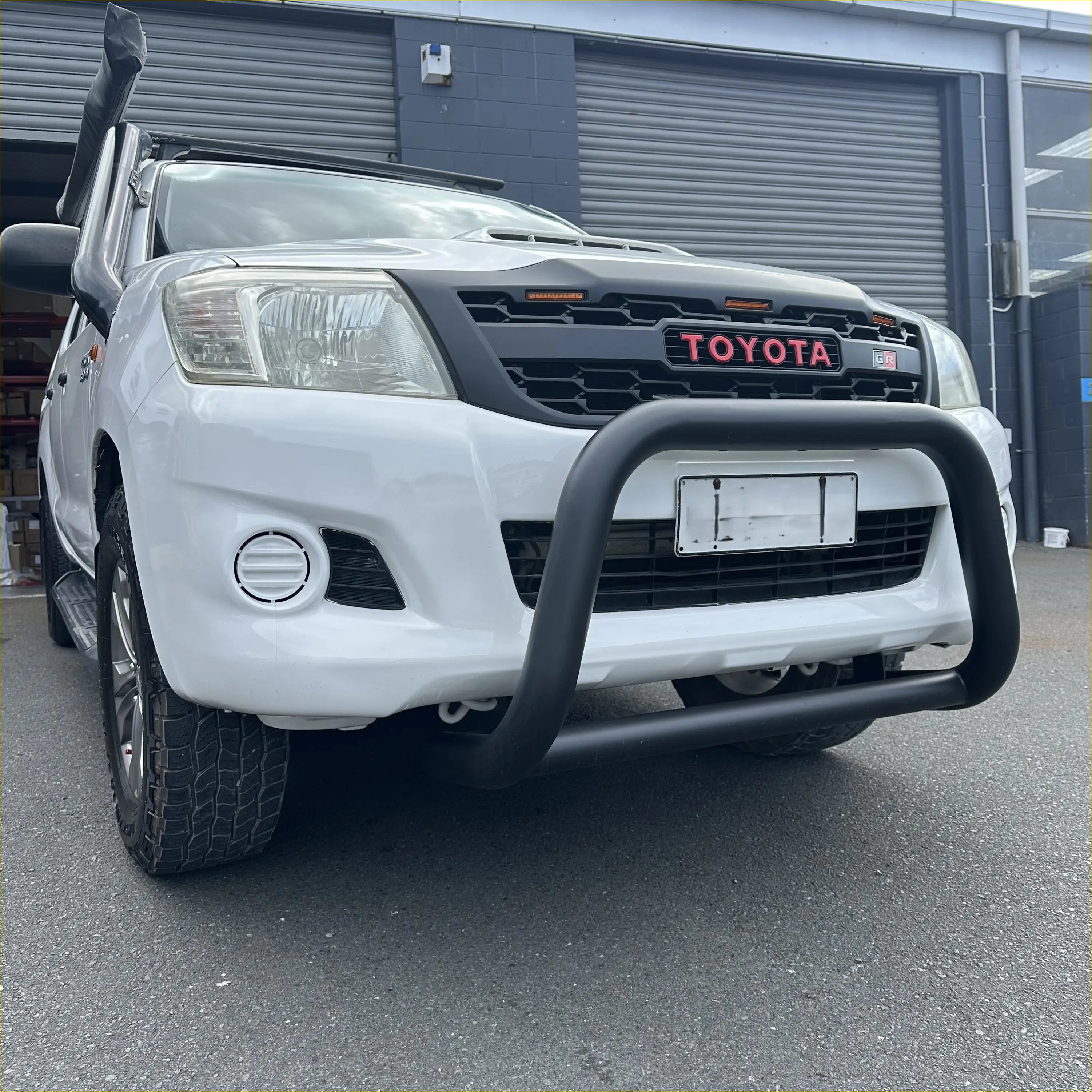Stainless Steel Nudge Bar Toyota Hilux 2005-2015 Matte Black