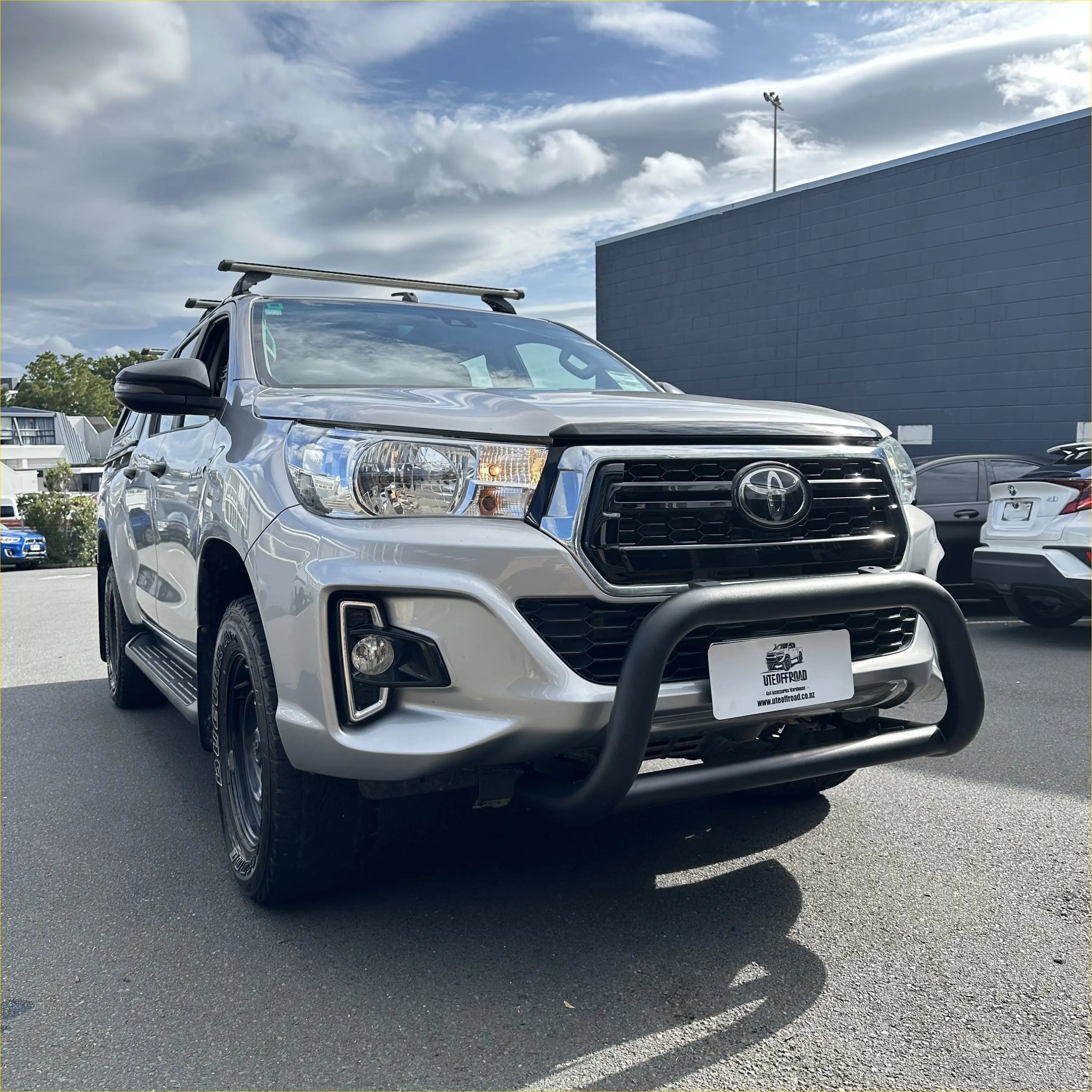Stainless Steel Nudge Bar Toyota Hilux 2018-2020 Medium Size Matte