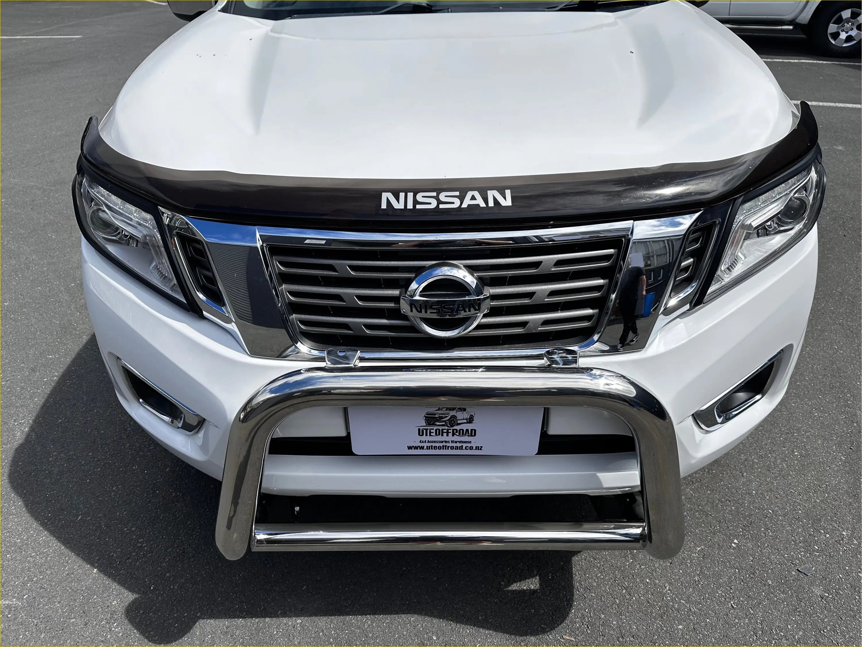 304 Stainless Steel Nudge Bar Nissan Navara NP300 2015-2020 Chrome