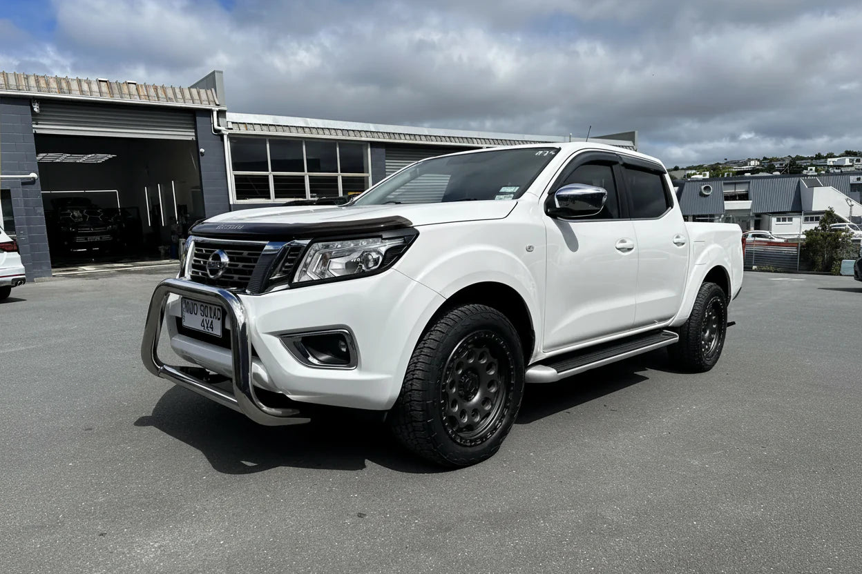 304 Stainless Steel Nudge Bar Nissan Navara NP300 2015-2020 Chrome