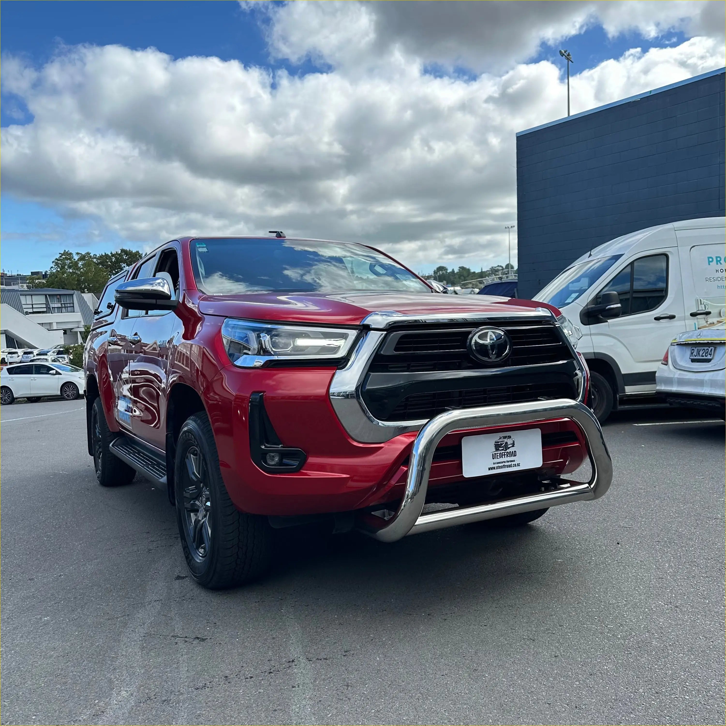 304 Stainless Steel Nudge Bar Toyota Hilux 2021-2025 Medium