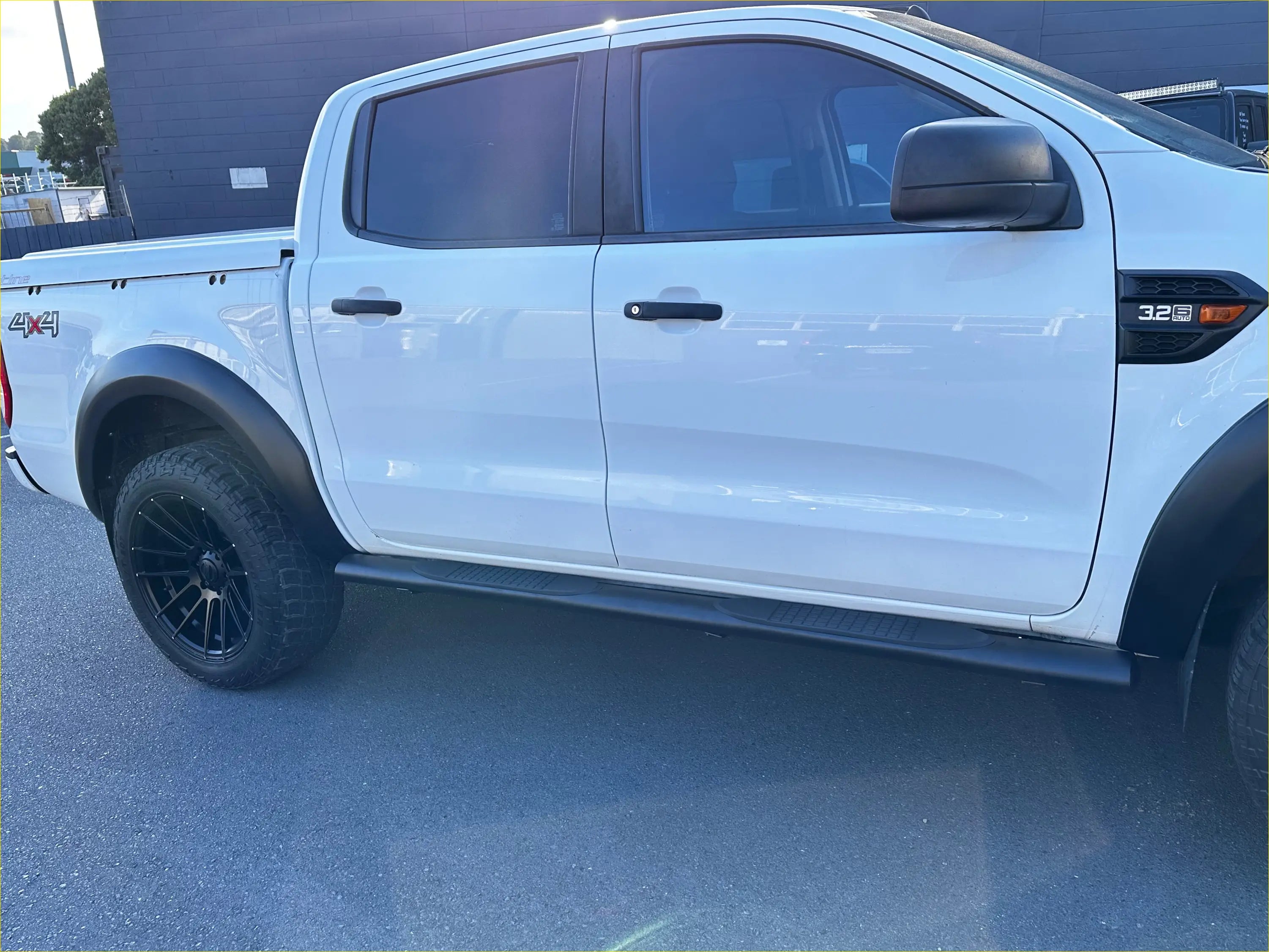 4‑inch Black Stainless Steel Oval Running Board for Ford Ranger