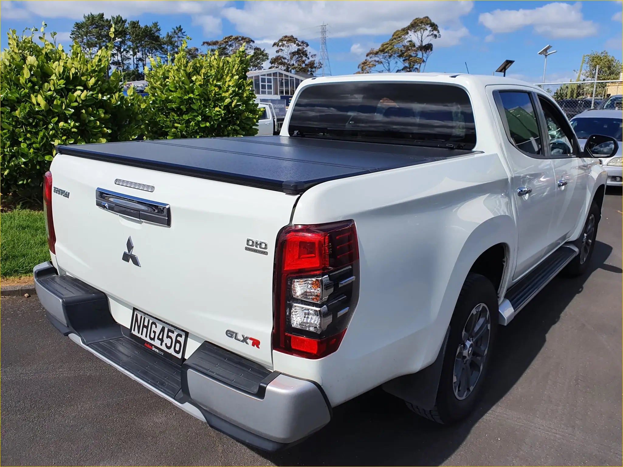 ALUMINIUM TRI FOLD HARDLID - TRITON 2015+
