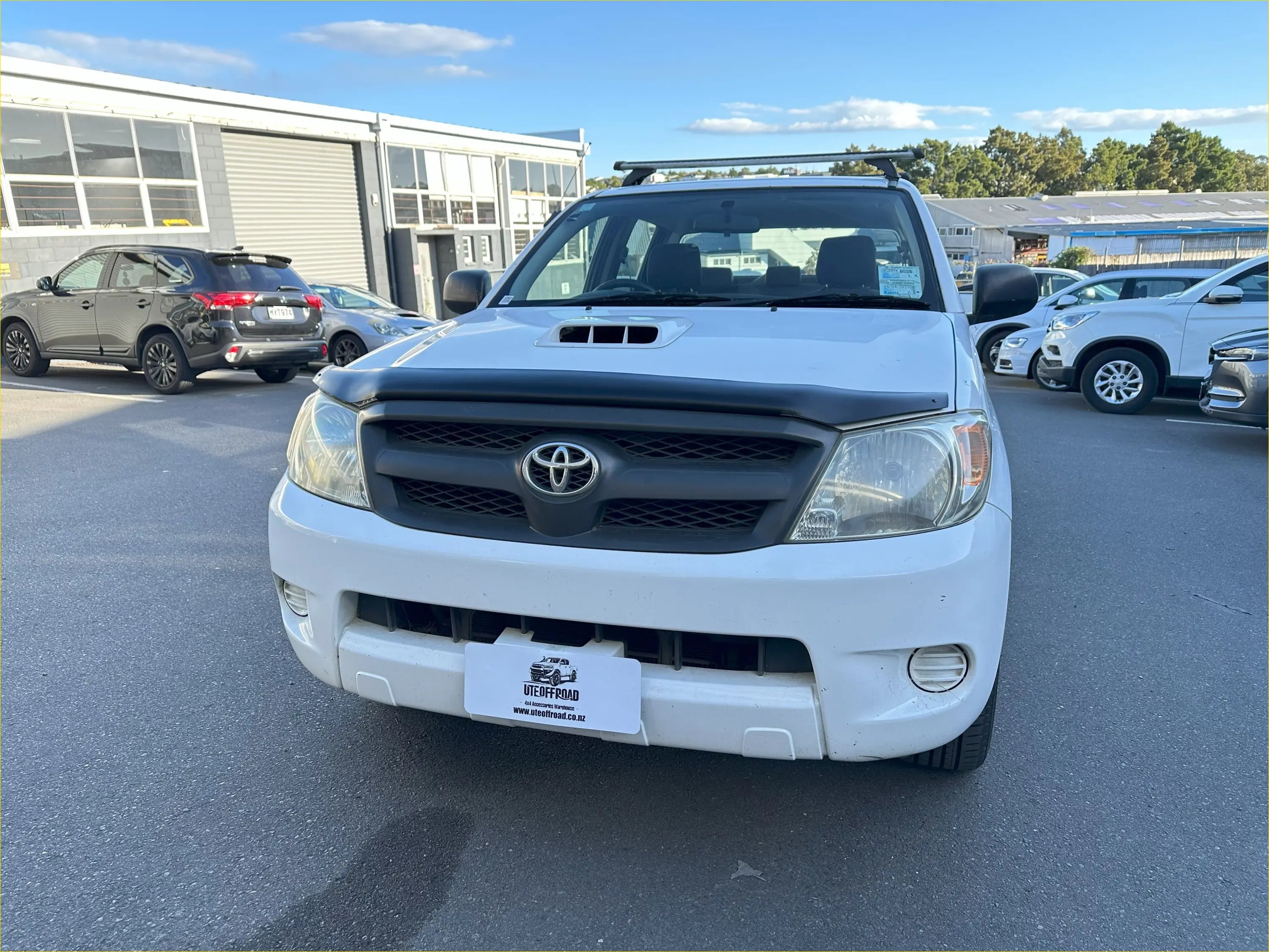 Bonnet Guard Matte Black and Monsoon Toyota Hilux 2005-2012 - Door Visor &