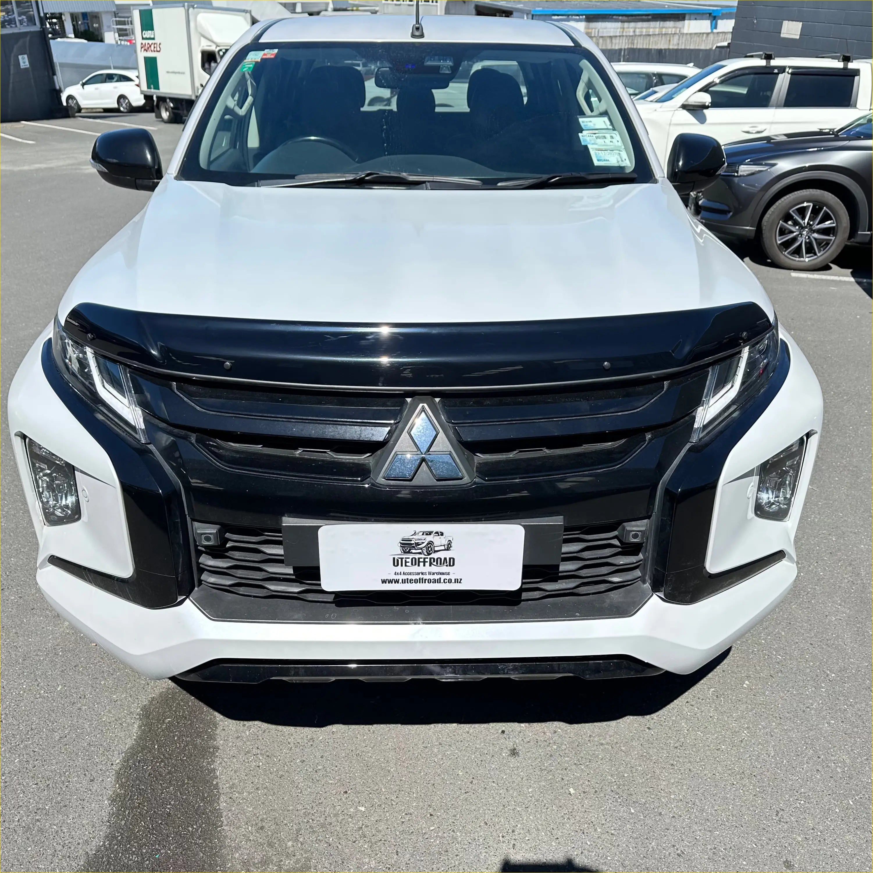 Bonnet Guard Protector Stone Mitsubishi Triton 2019-2023
