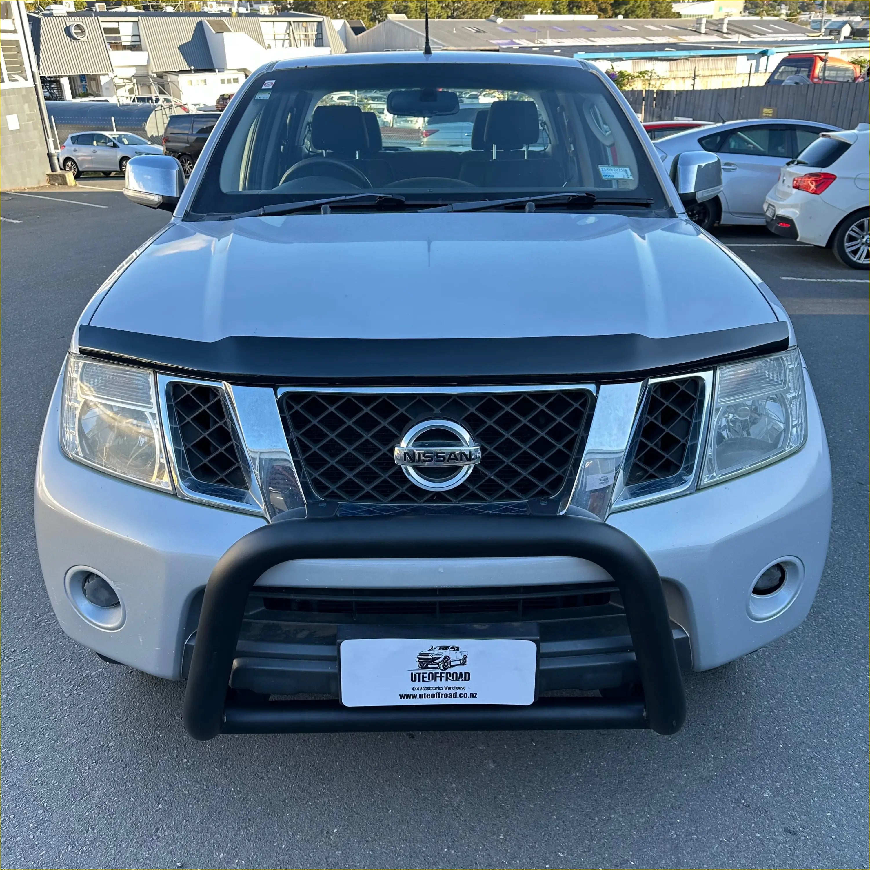 Bonnet Guard Protector Stone Nissan Navara D40 2005-2015 Thai