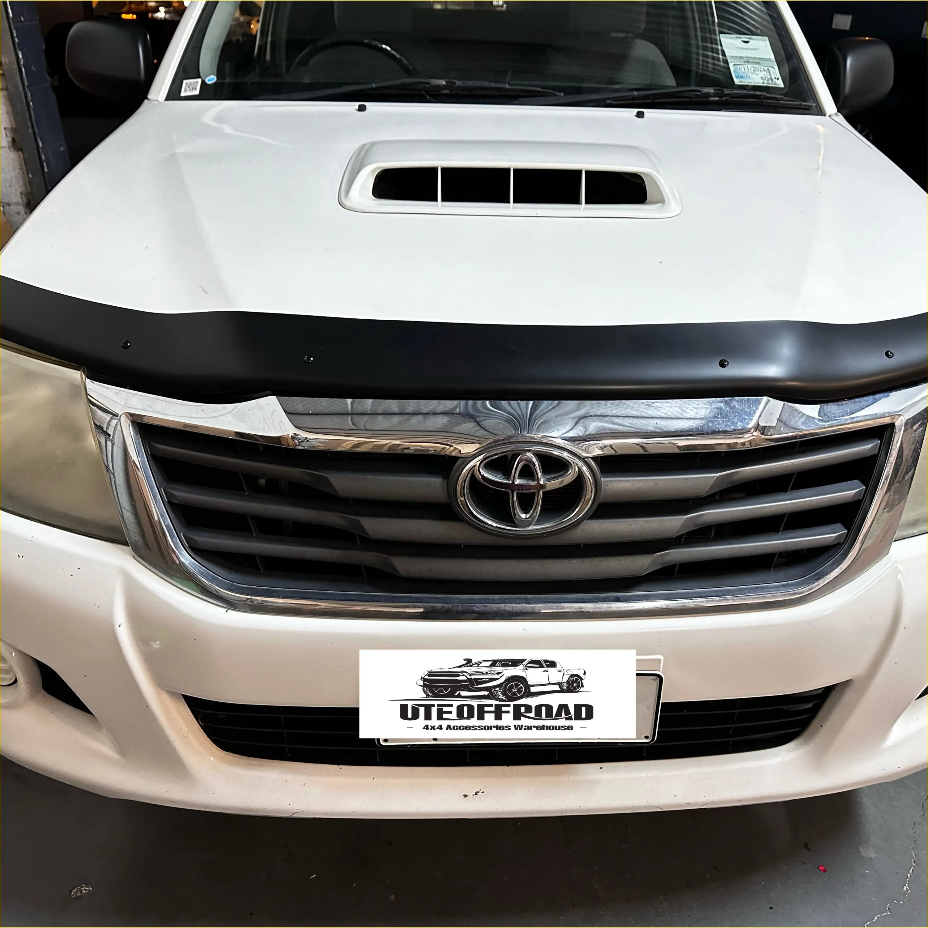Bonnet Guard Protector Stone Toyota Hilux 2012-2015 Matte Black