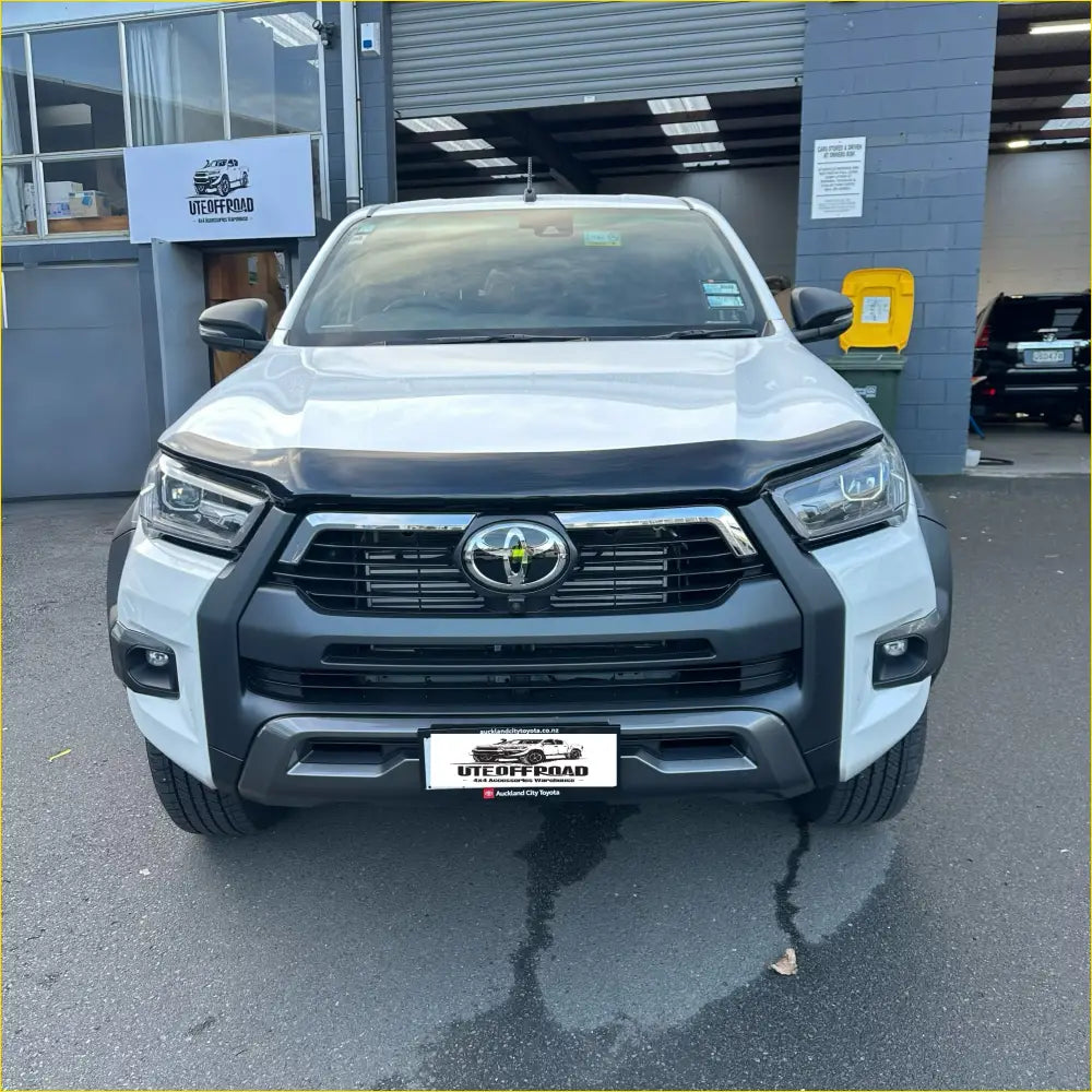 Bonnet Guard Protector Stone Toyota Hilux 2021+