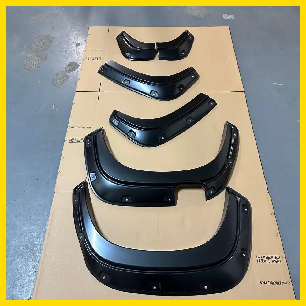 Fender Flare Mitsubishi Triton 2019-2023 Bolt Style Matte Black