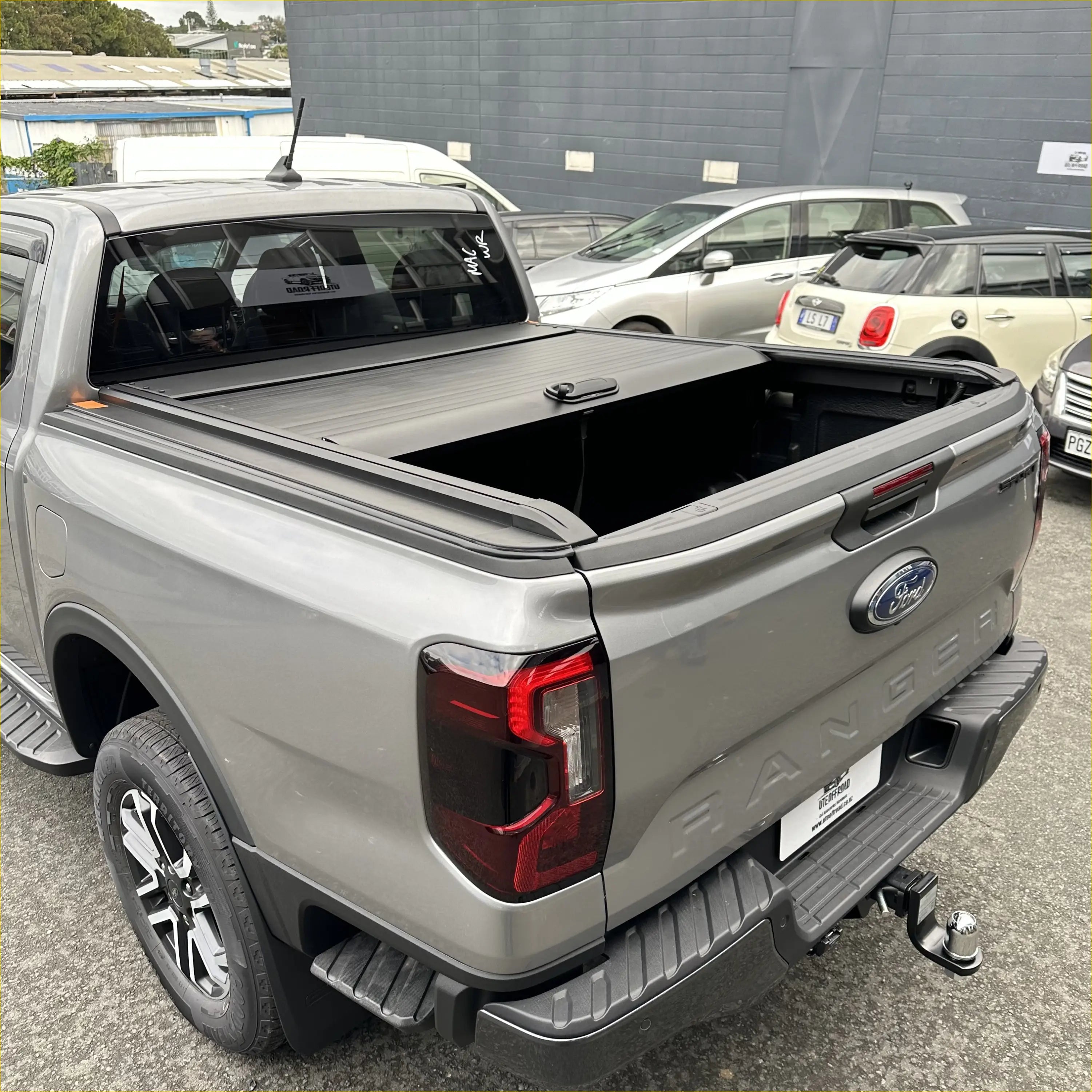Manual Roller Shutter/Tonneau Cover for Volkswagen Amarok 2023+