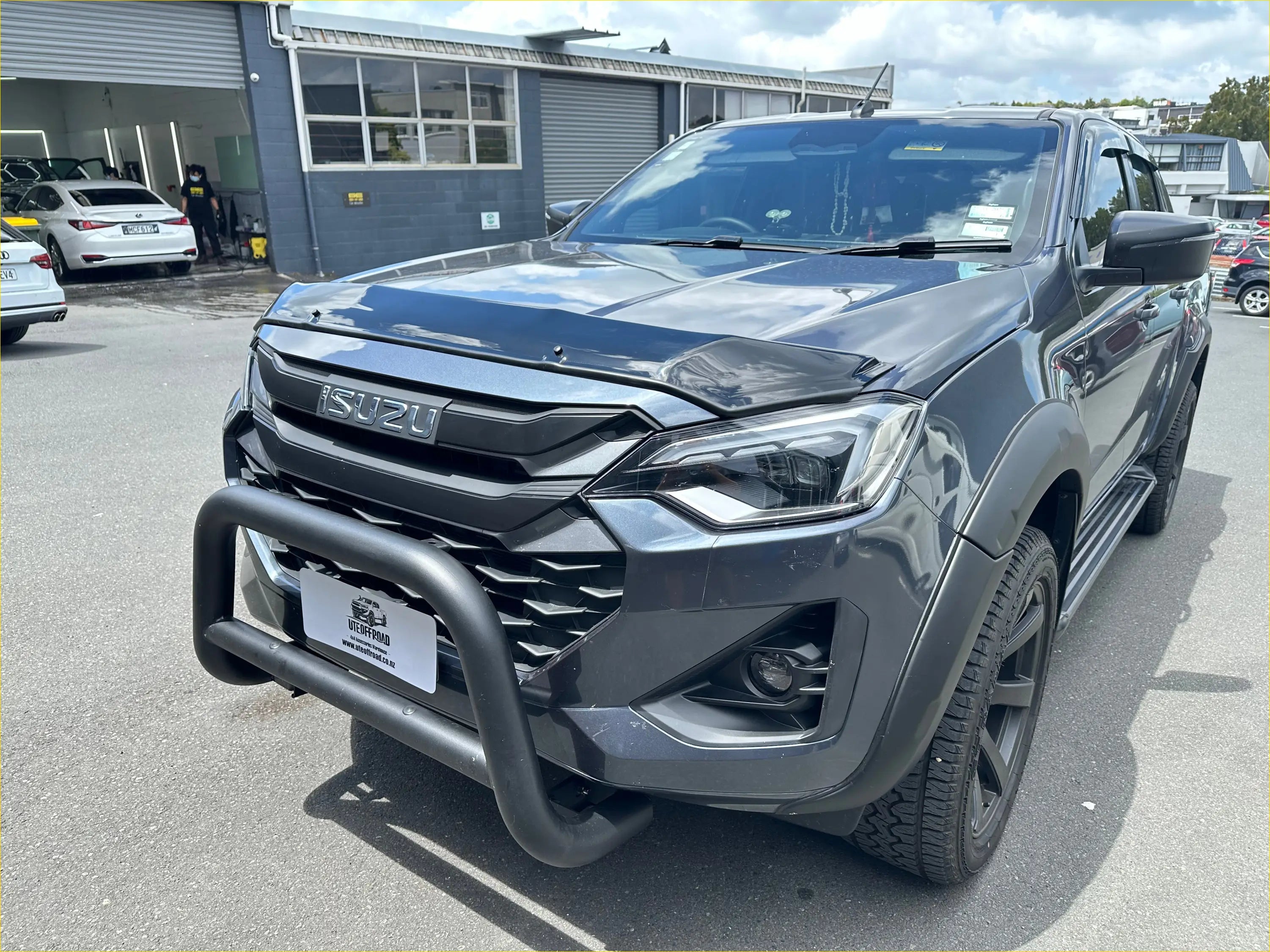 Monsoon and Bonnet Guard Isuzu D-max 2024+ - Door Visor &