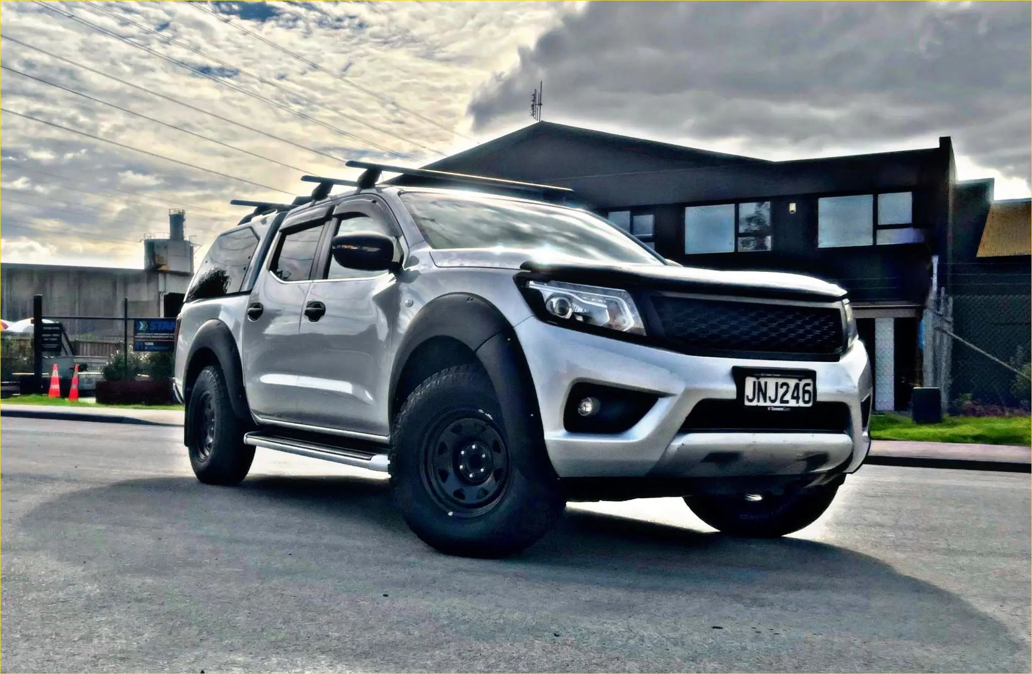 NAVARA NP300 - BOLT FLARES