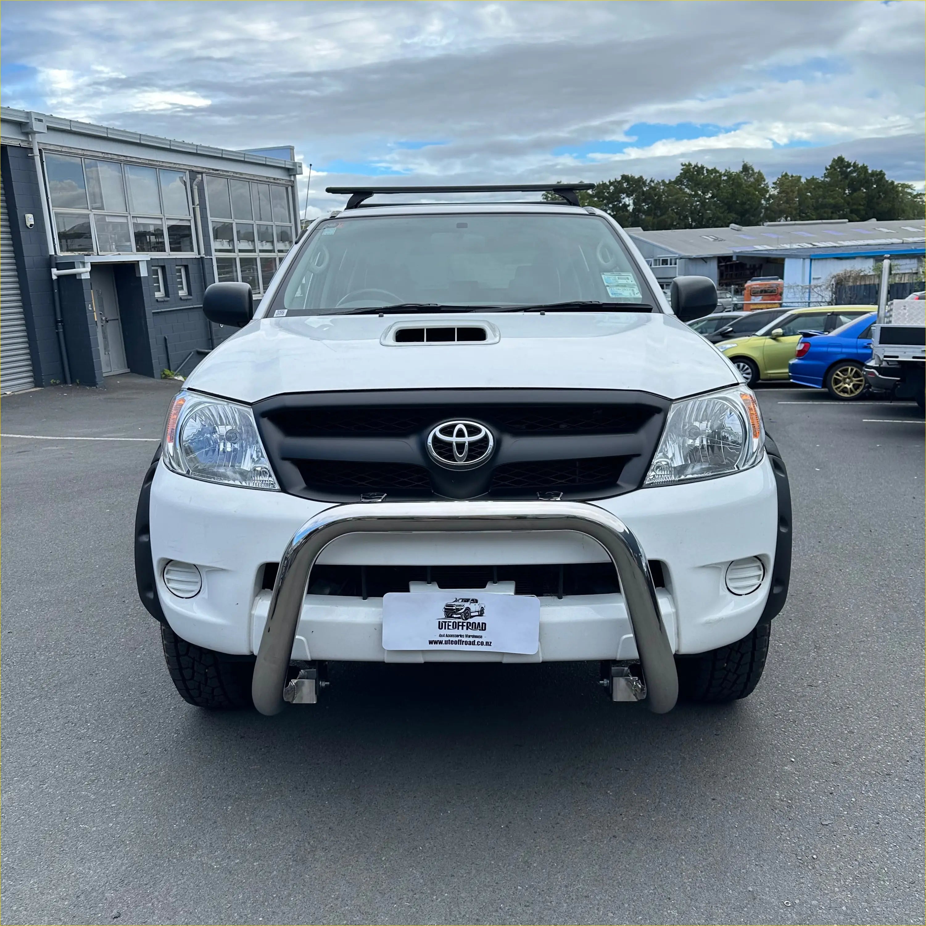 Nudge Bar (Compatible Front Sensors) Toyota Hilux Vigo 2005-2015