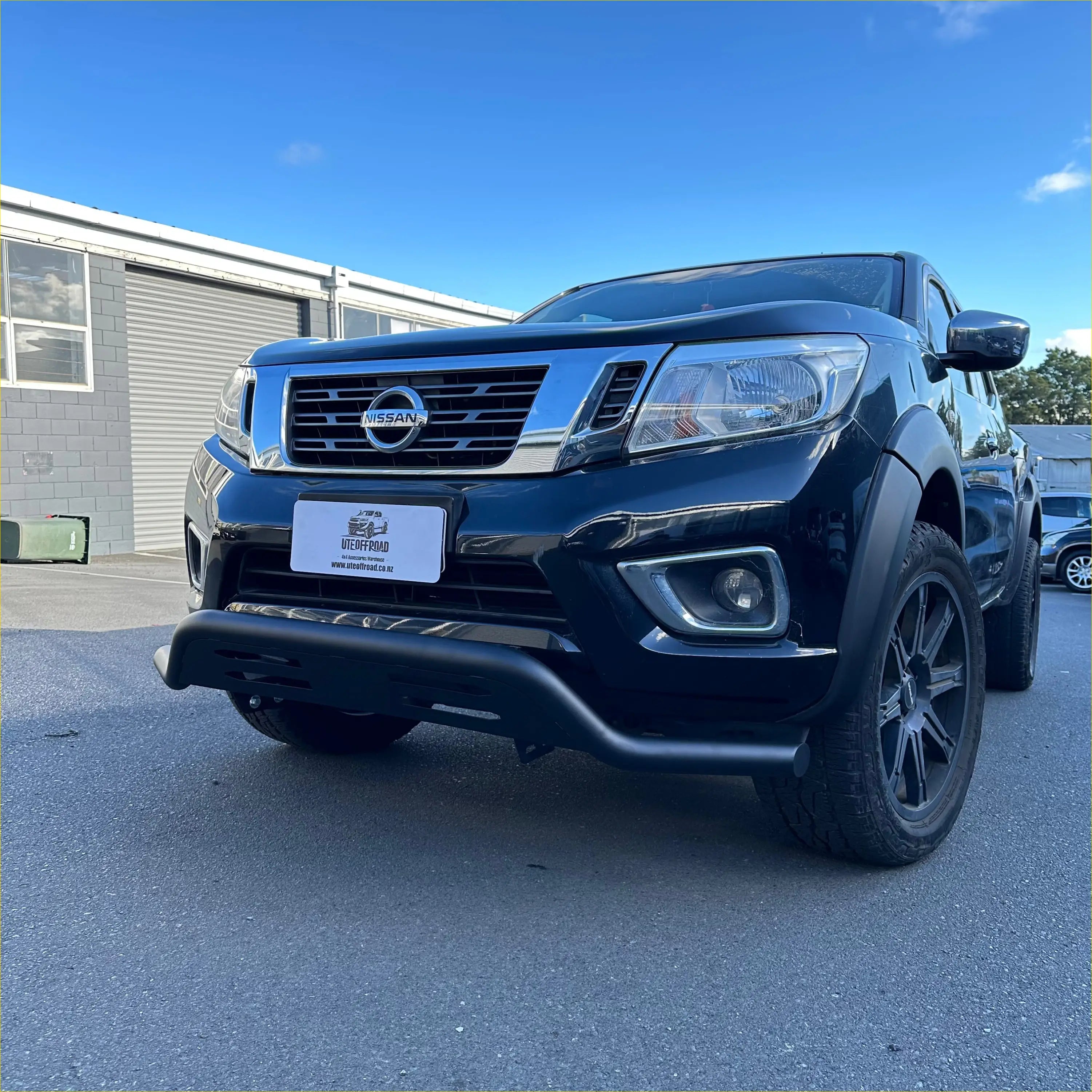 Nudge bar for Nissan Navara NP300 2015-2020 Black Q1