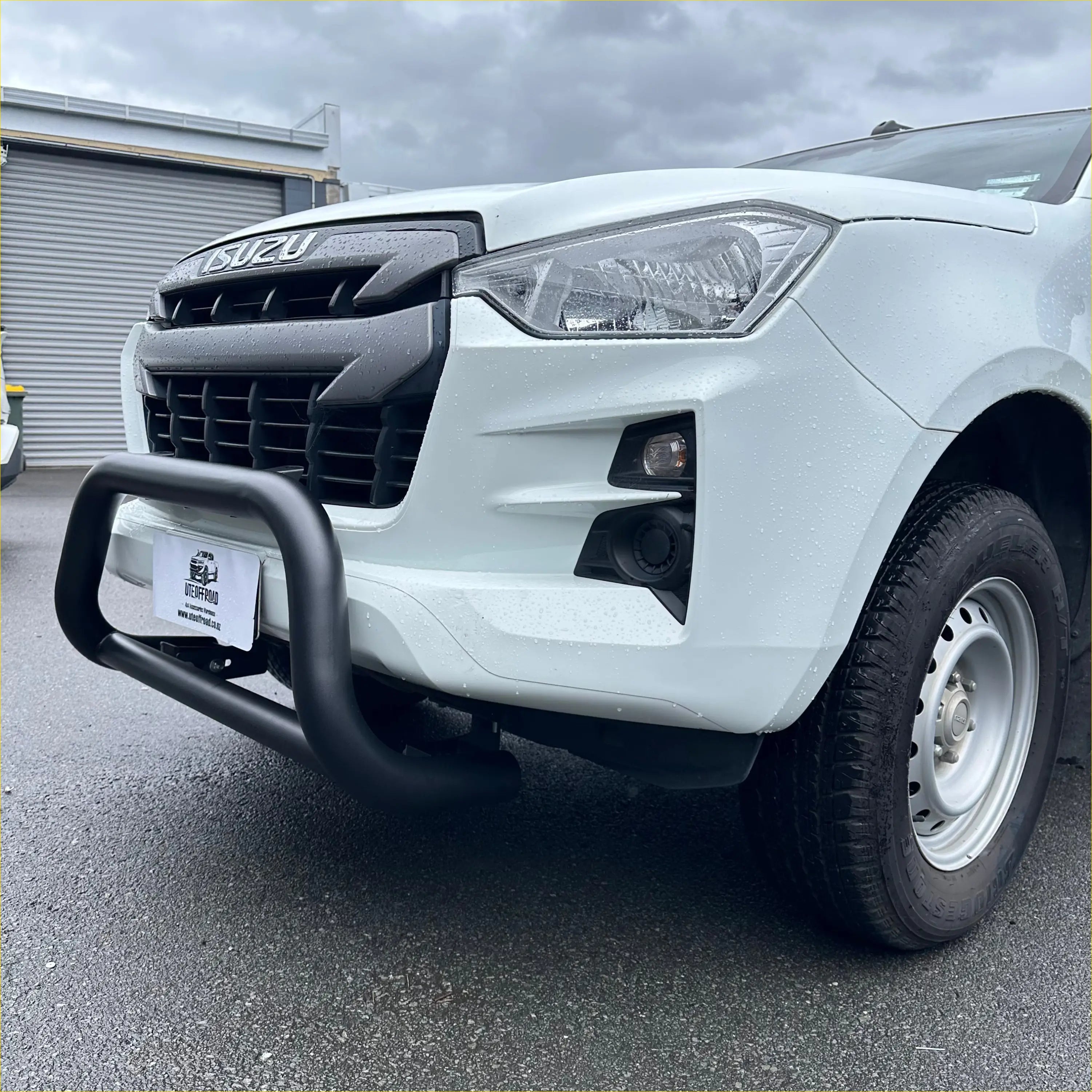 Nudge Bar Medium Size for Isuzu D-Max 2021-2023 Matte Black
