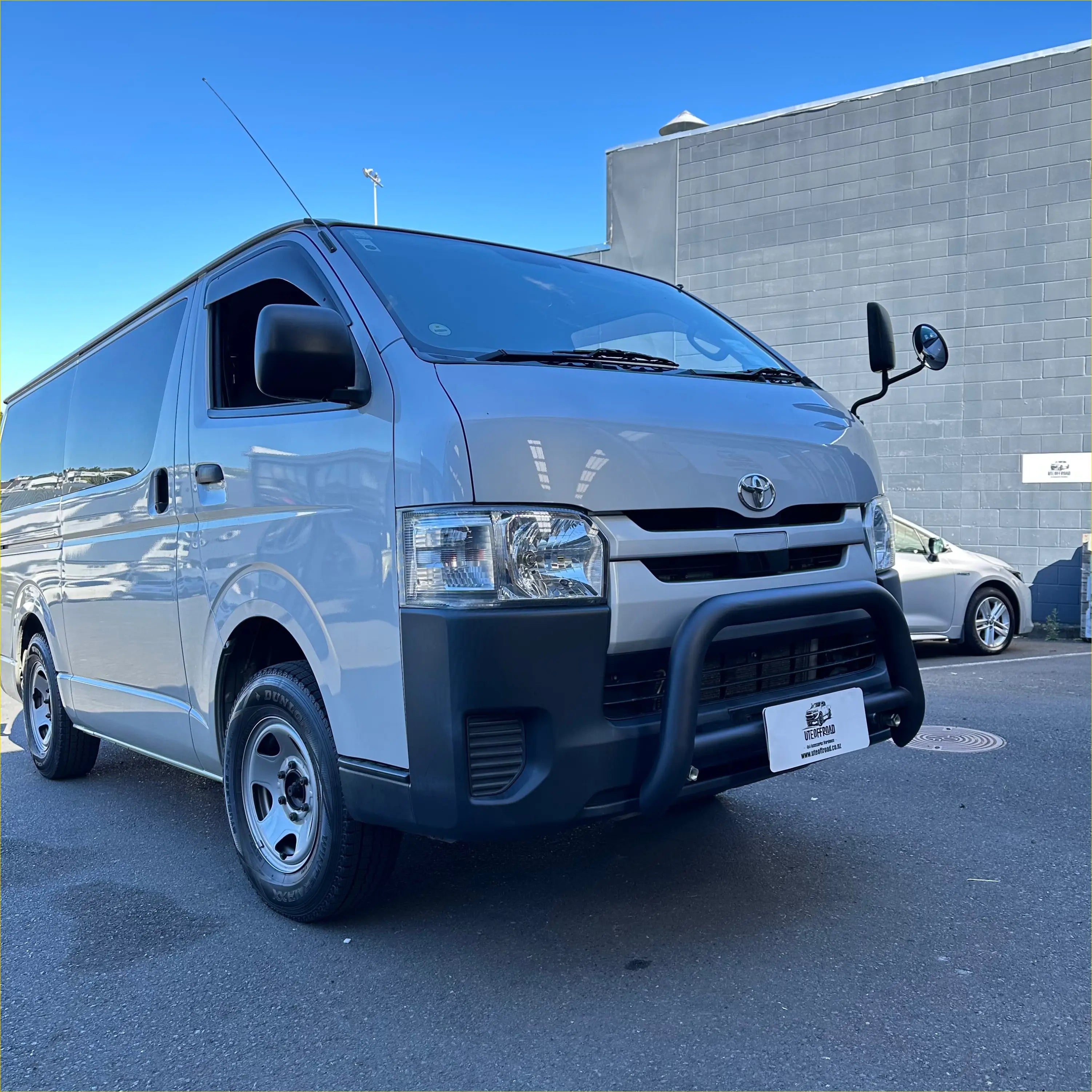 Nudge Bar Toyota Hiace Narrow Body 2005-2019 Matte Black