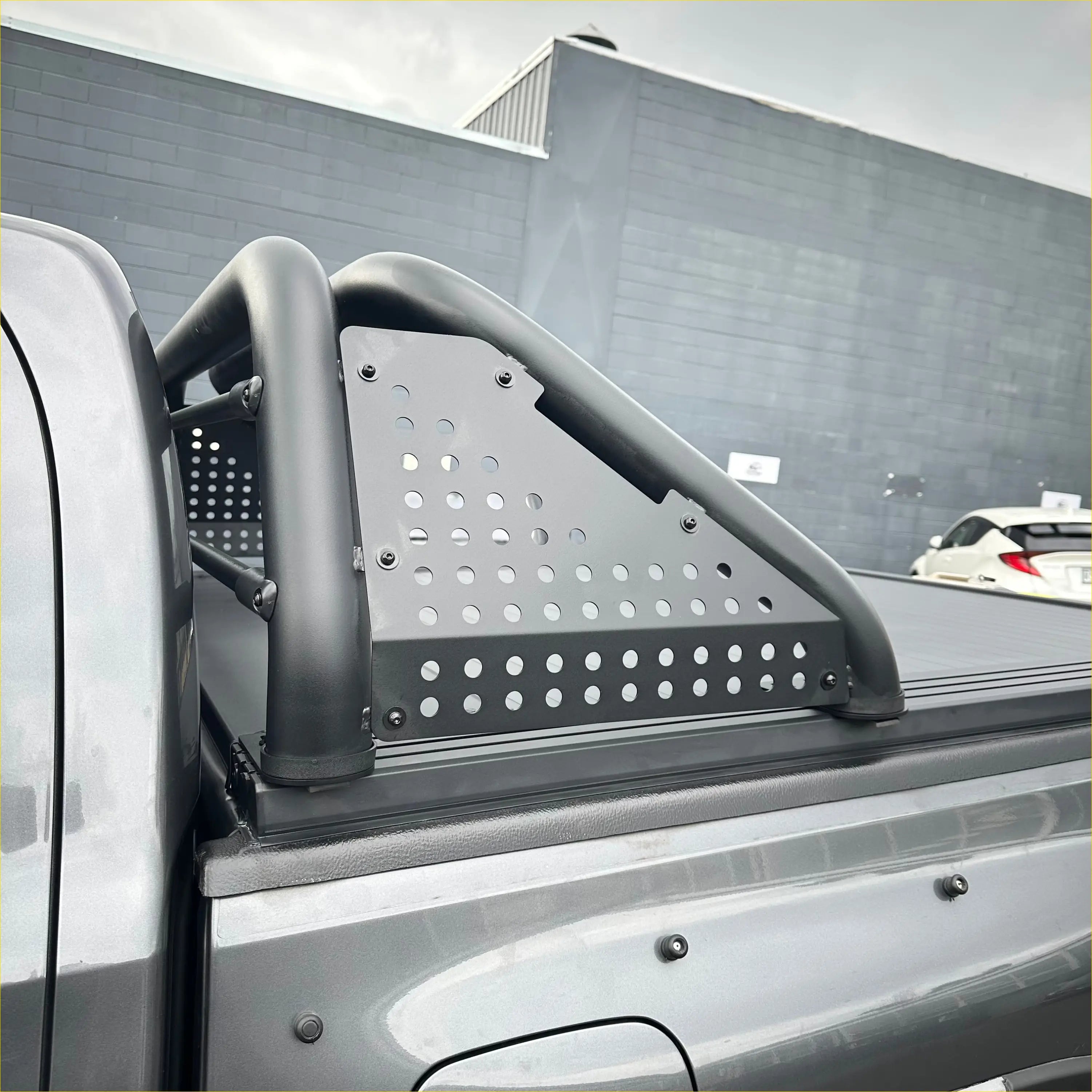 Roll Bar T10 and Manual Roller Shutter for Ford Ranger 2022+ Free