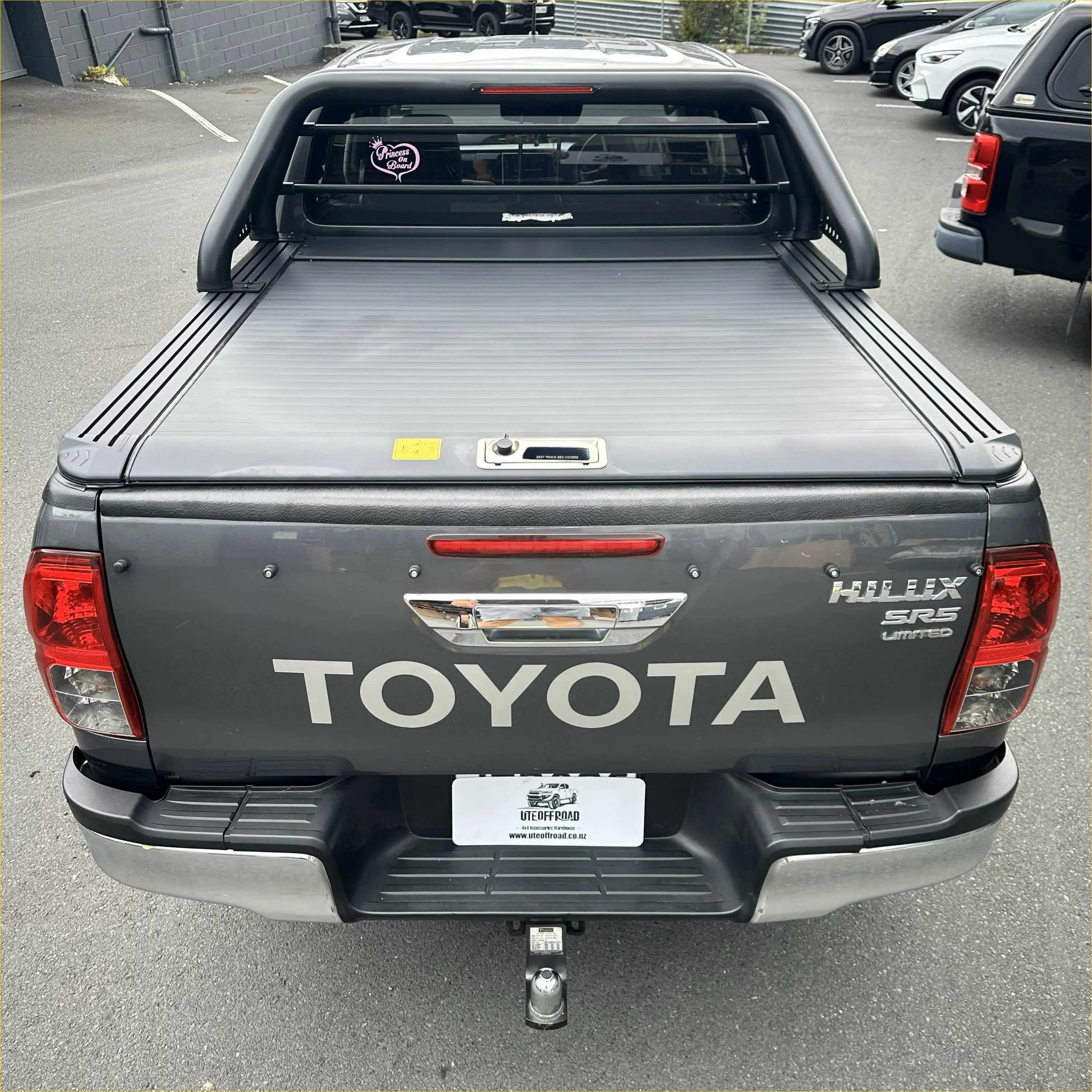 Roll Bar T10 and Manual Roller Shutter for Toyota Hilux 2015-2025