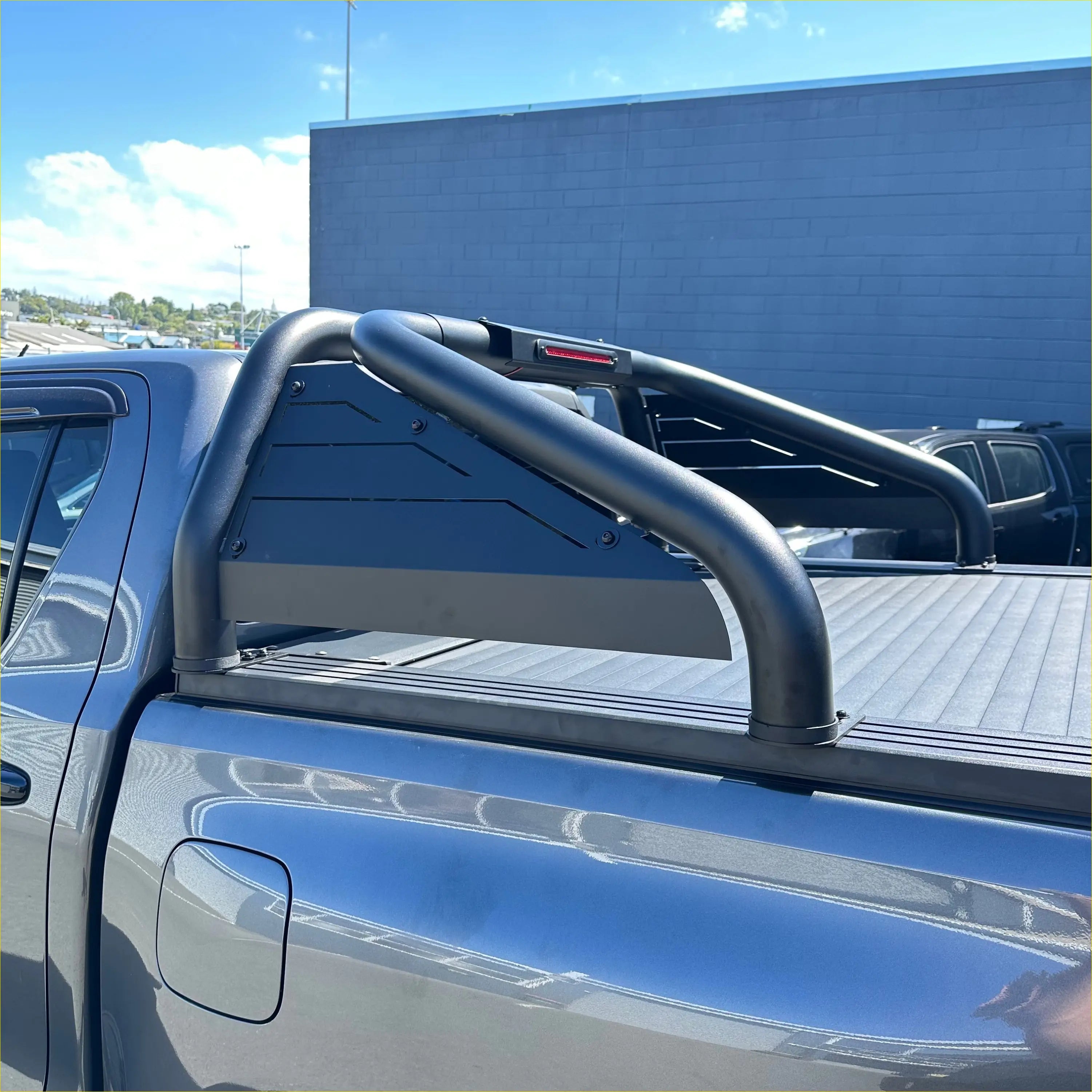 Roll Bar T20 and Manual Roller Shutter for Toyota Hilux 2015-2025